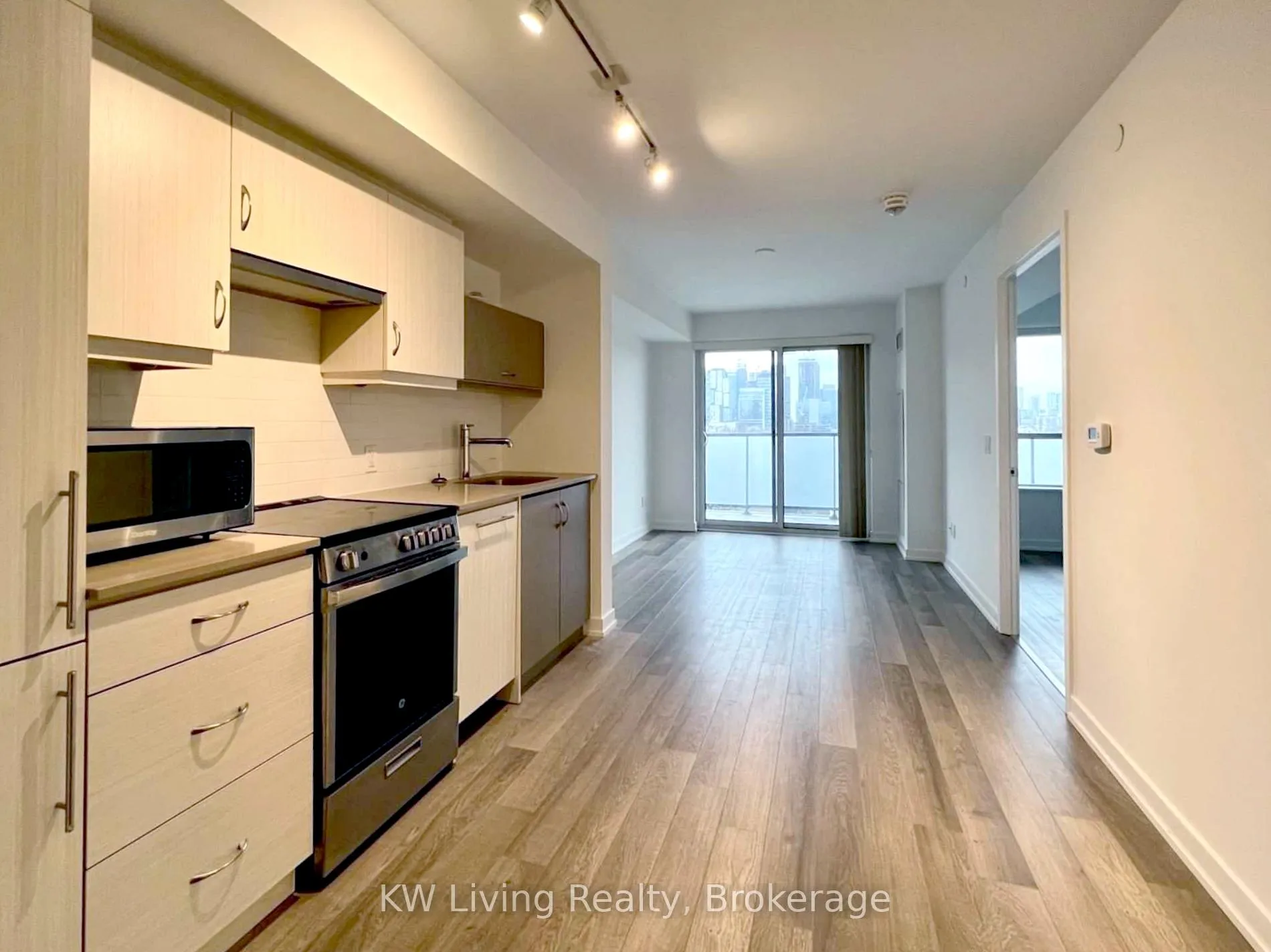 Front of Unit 601, 181 Huron Street