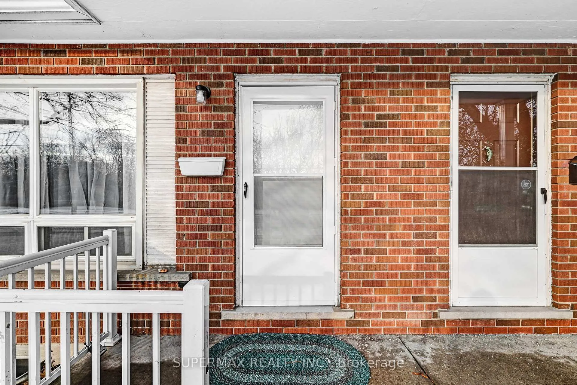Photo 4 of 225 Lake Avenue, Hamilton, Riverdale — HOMEH