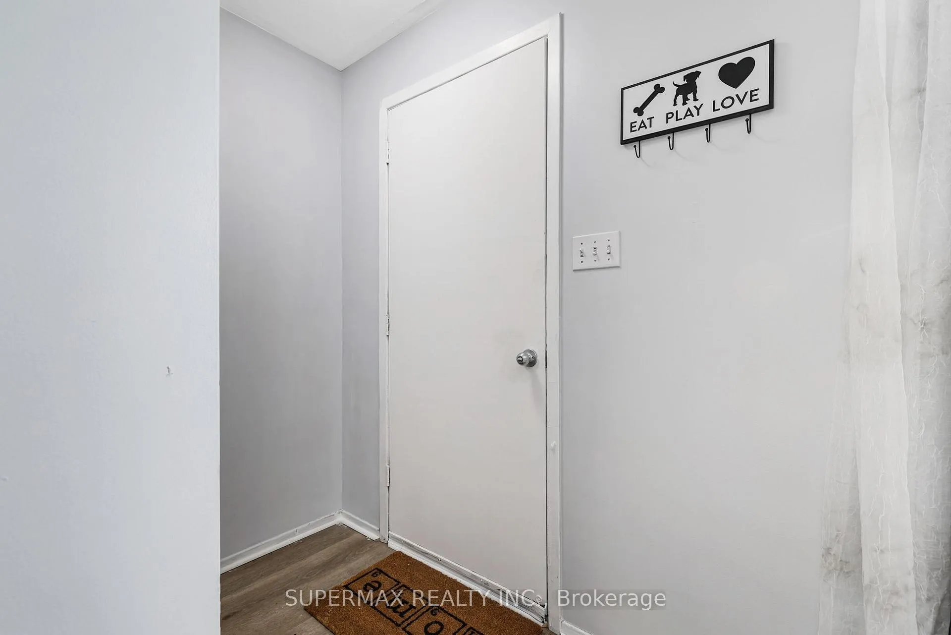 Photo 5 of 225 Lake Avenue, Hamilton, Riverdale — HOMEH