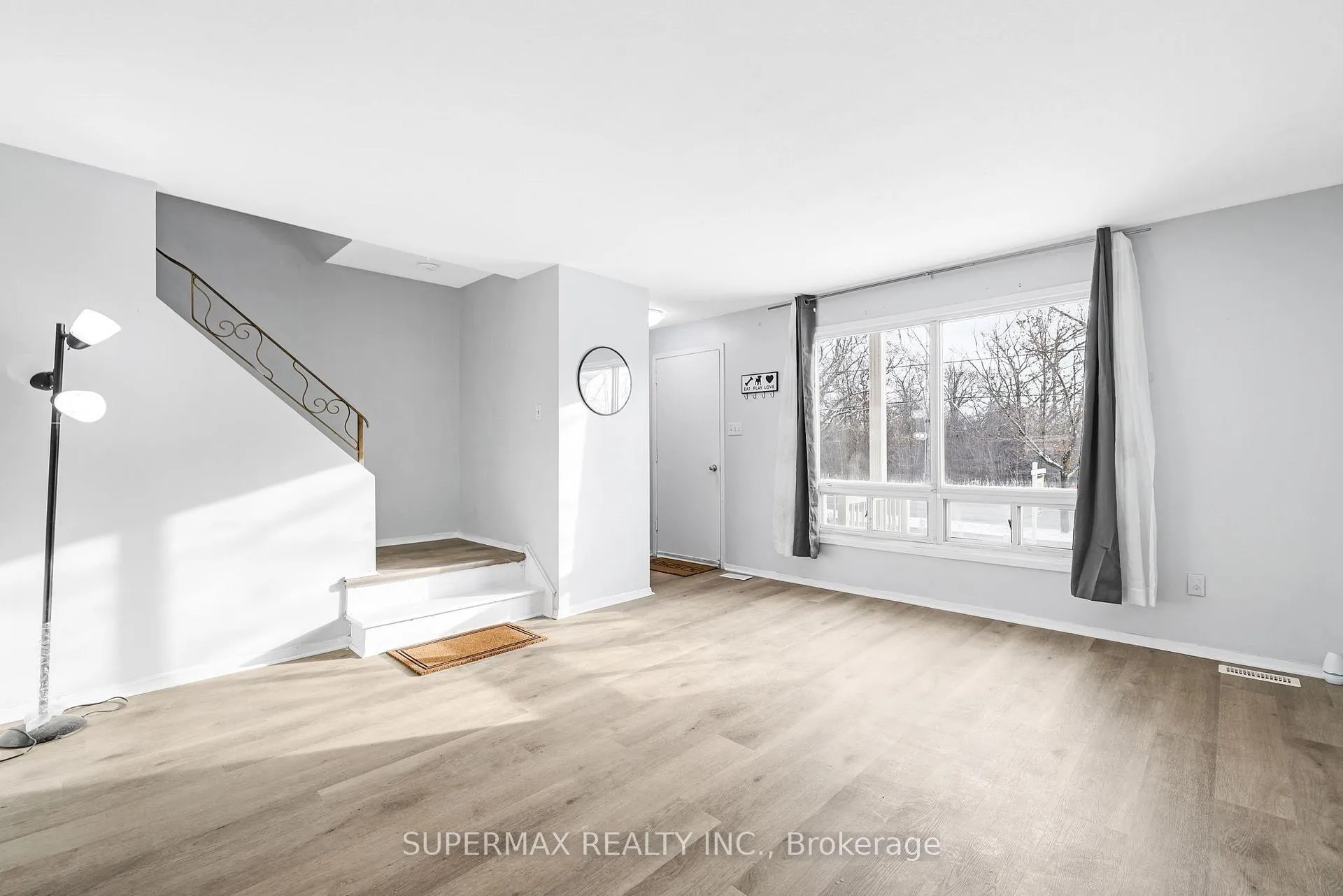 Photo 6 of 225 Lake Avenue, Hamilton, Riverdale — HOMEH