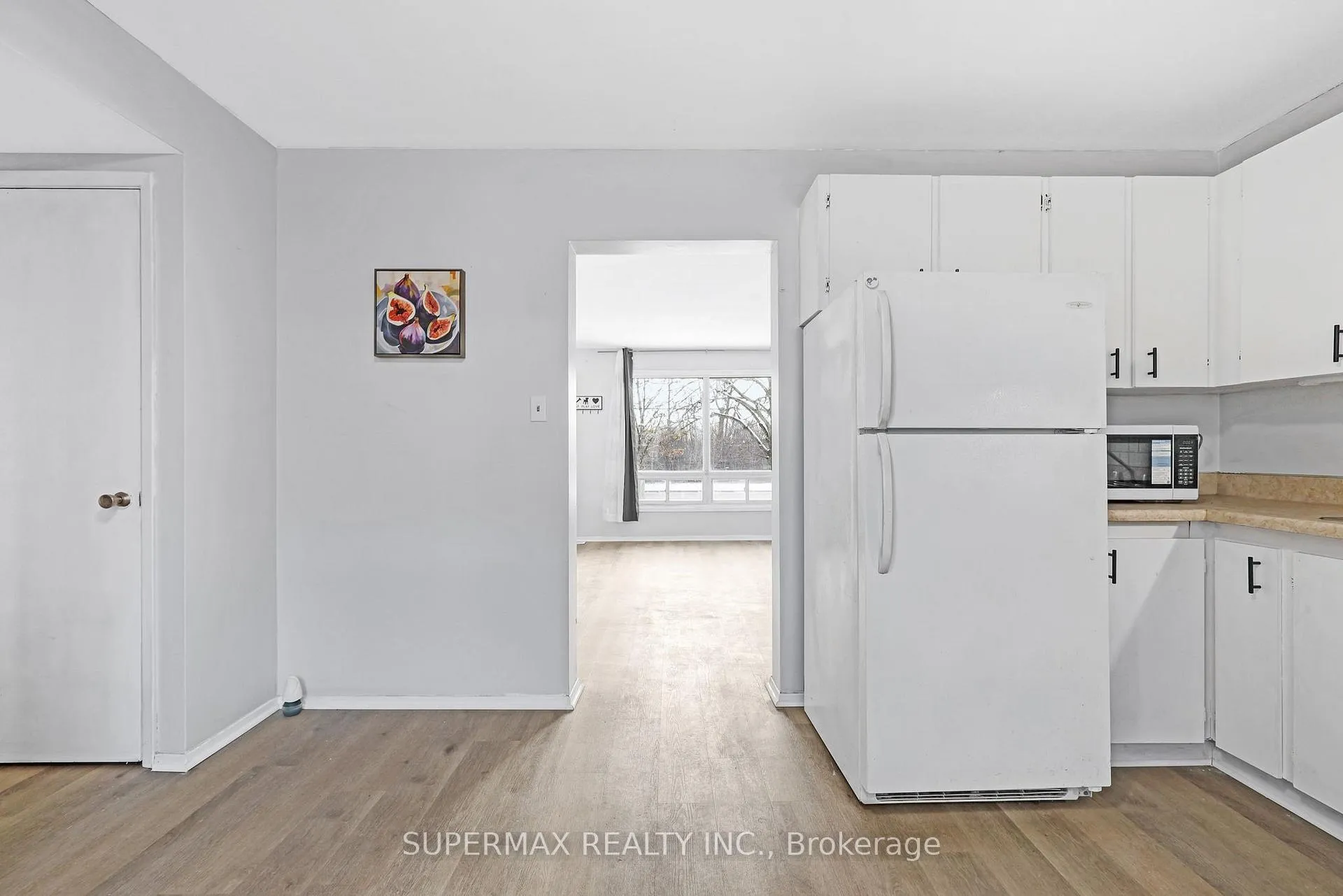 Photo 13 of 225 Lake Avenue, Hamilton, Riverdale — HOMEH
