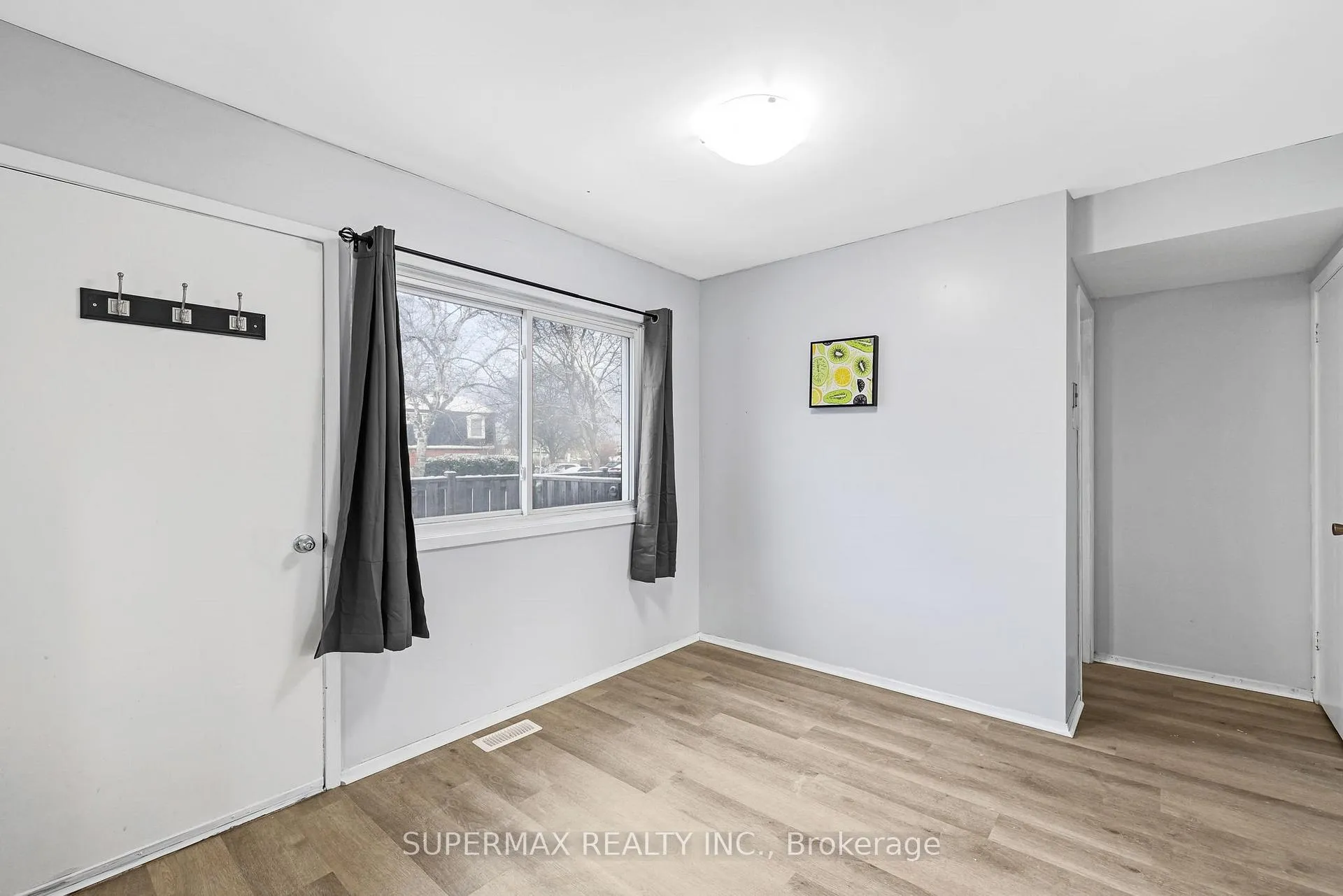 Photo 16 of 225 Lake Avenue, Hamilton, Riverdale — HOMEH