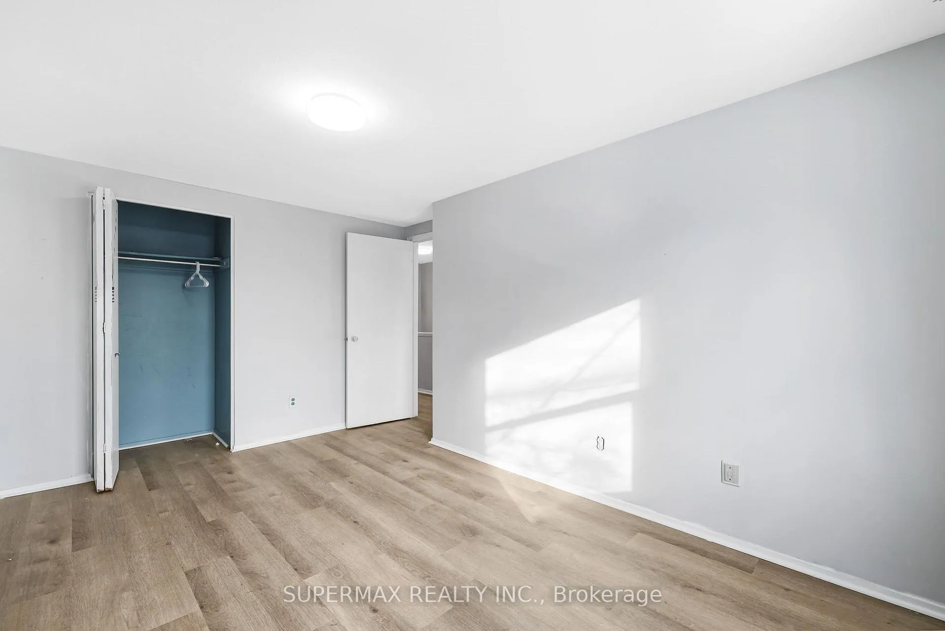 Photo 25 of 225 Lake Avenue, Hamilton, Riverdale — HOMEH