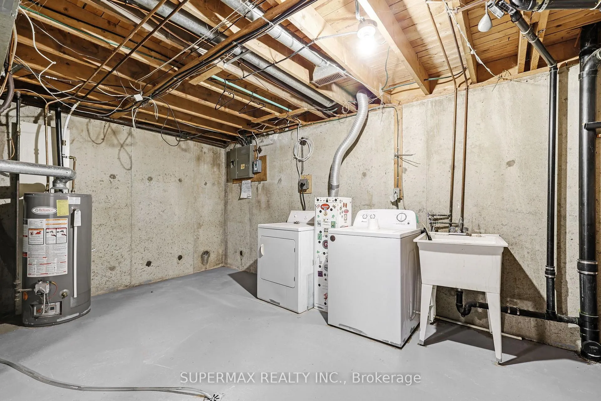 Photo 33 of 225 Lake Avenue, Hamilton, Riverdale — HOMEH
