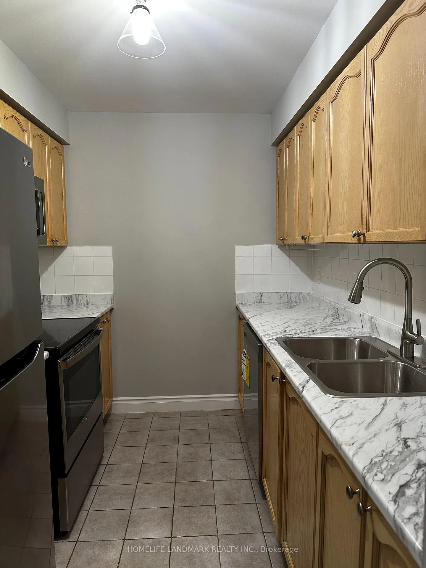 Photo 7 of Unit 801, 1000 The Esplanade Road, Pickering, Town Centre — HOMEH