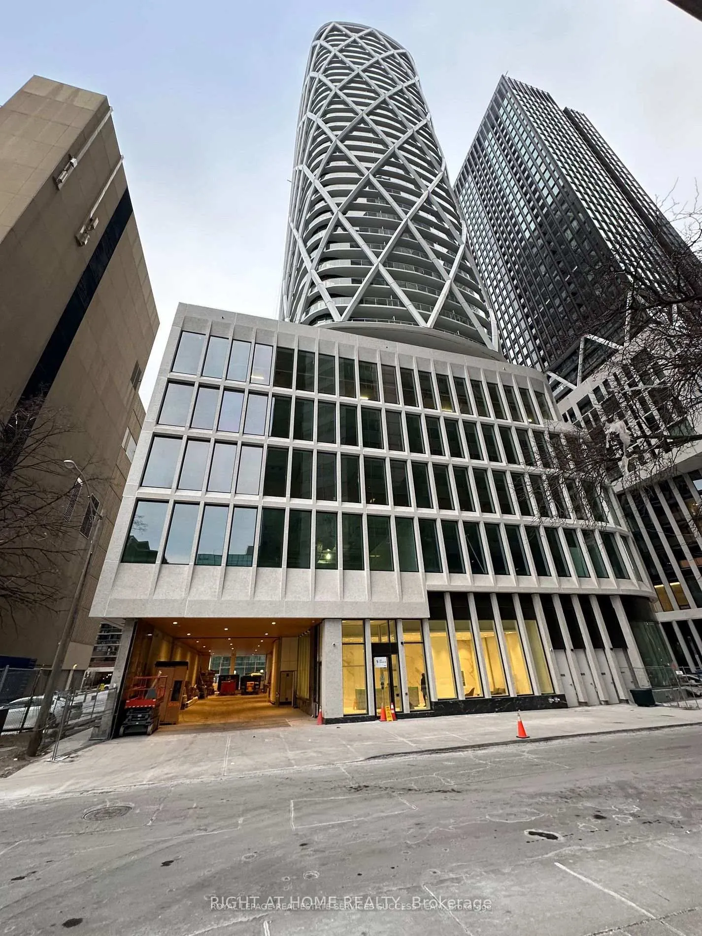 Photo 1 of Unit 3312, 230 Simcoe Street, Toronto, Kensington-Chinatown — HOMEH