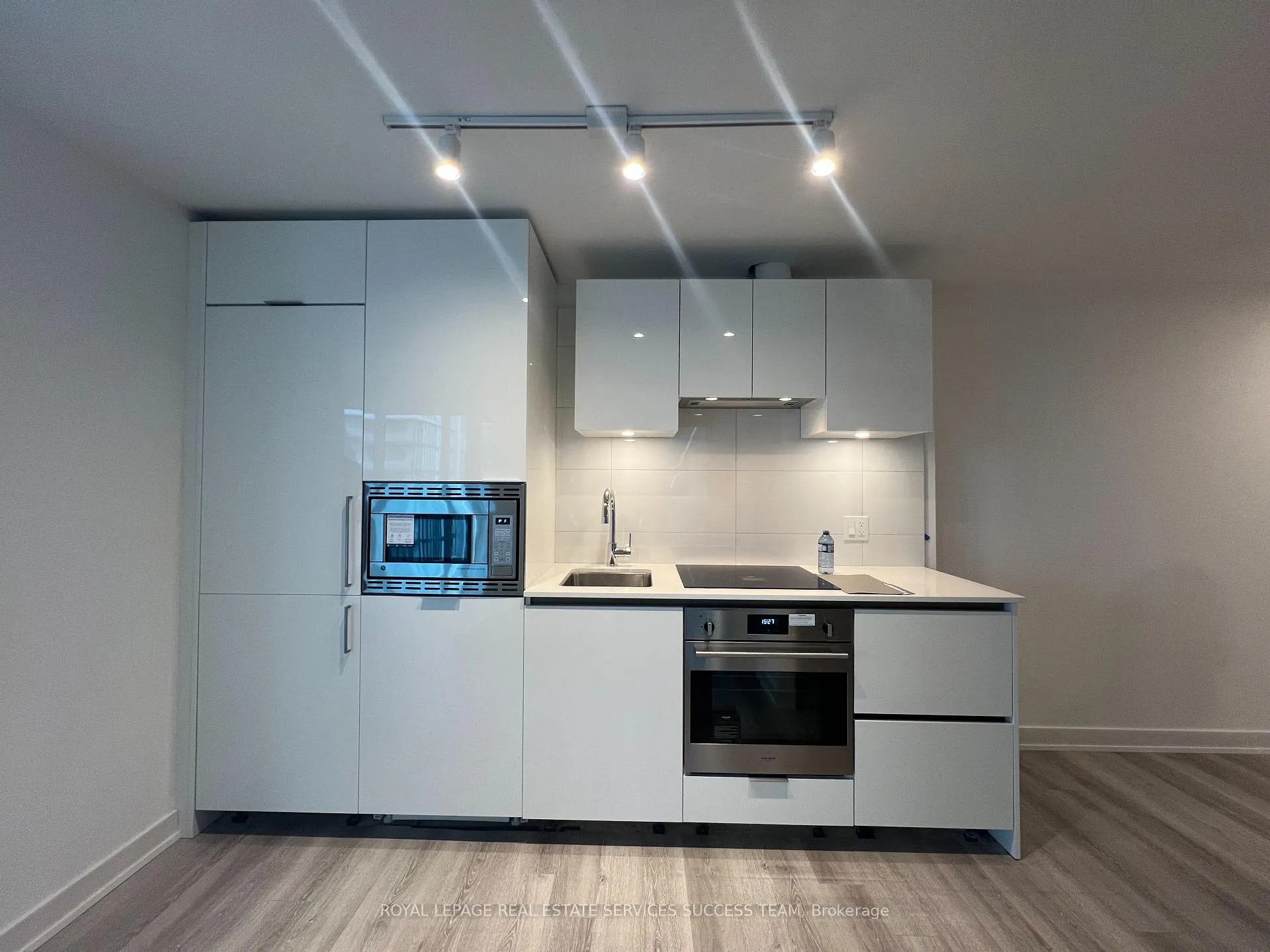 Photo 4 of Unit 3312, 230 Simcoe Street, Toronto, Kensington-Chinatown — HOMEH