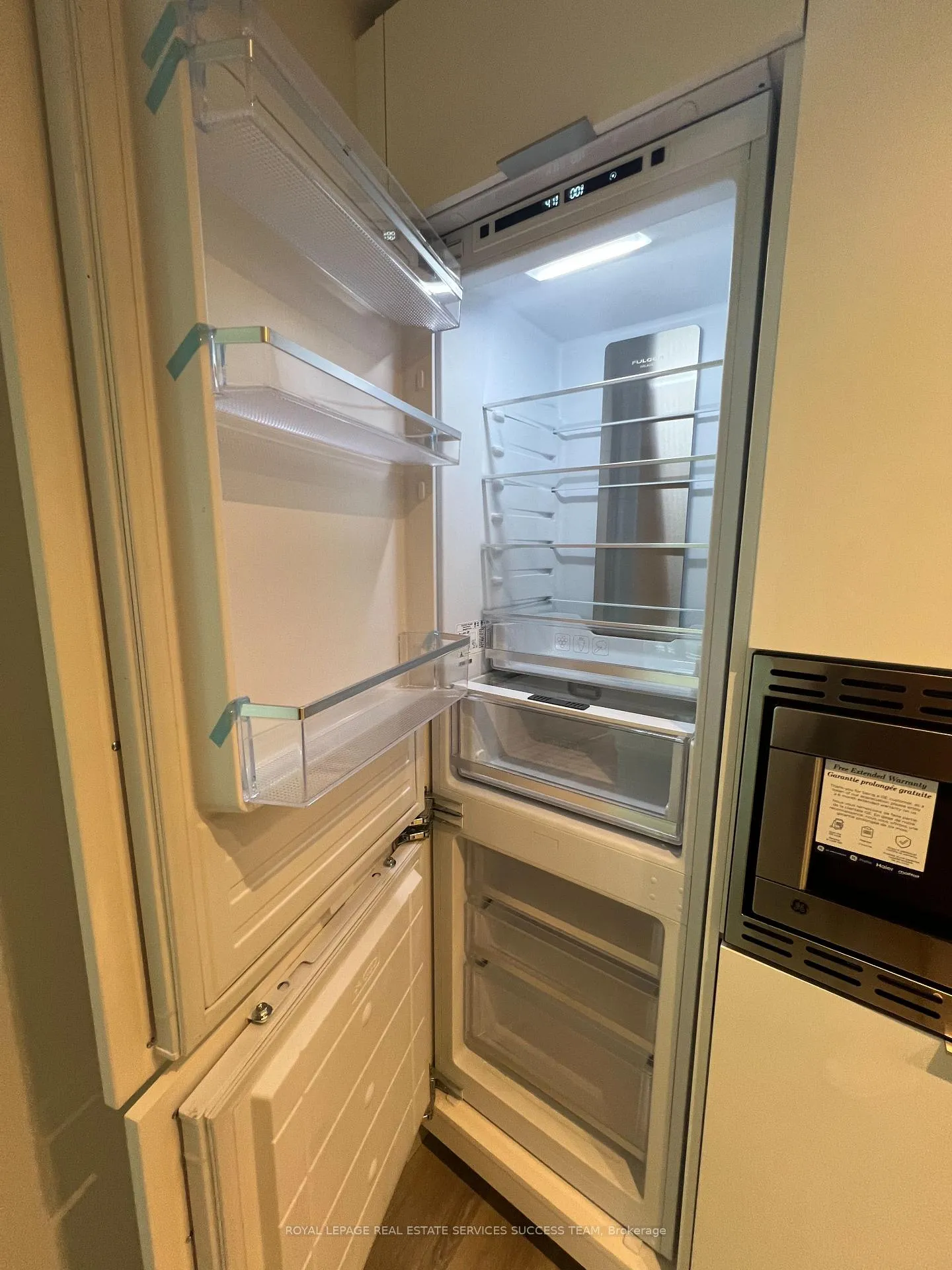Photo 7 of Unit 3312, 230 Simcoe Street, Toronto, Kensington-Chinatown — HOMEH