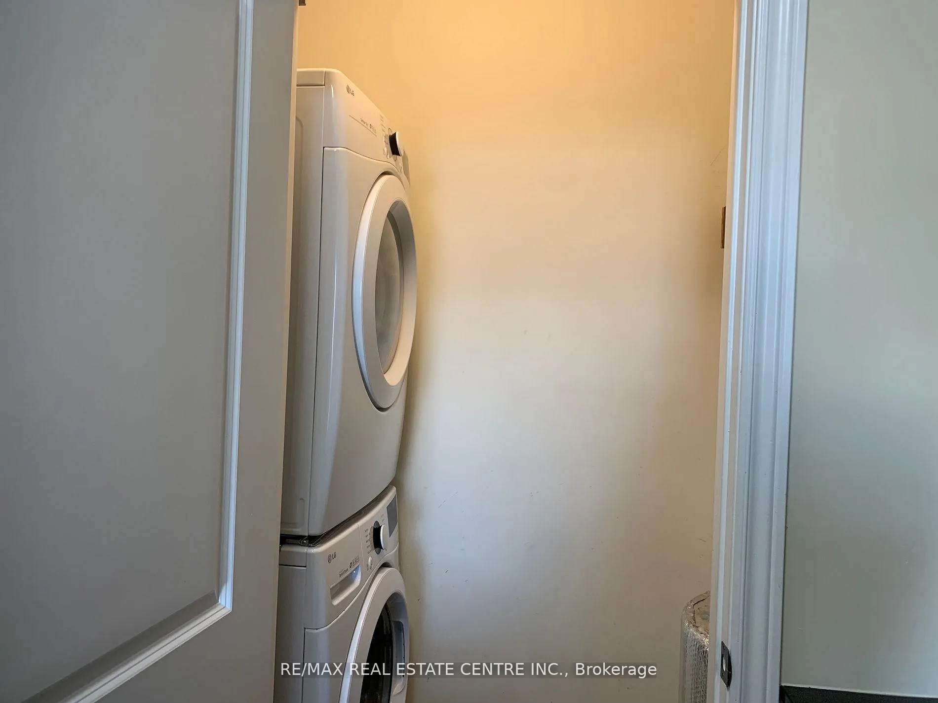 Photo 12 of Unit 221, 39 New Delhi Drive, Markham, Cedarwood — HOMEH