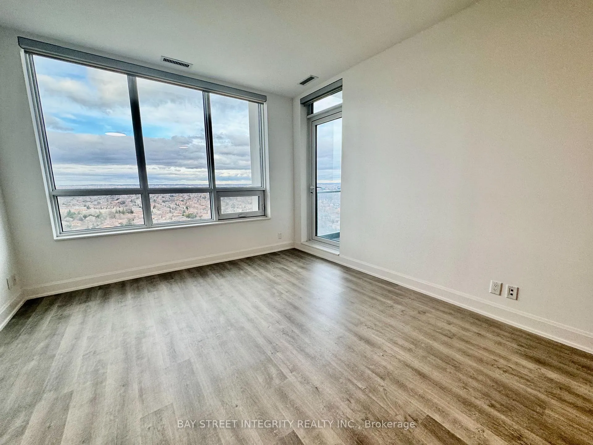 Photo 6 of Unit 2315, 12 Gandhi Lane, Markham, Commerce Valley — HOMEH