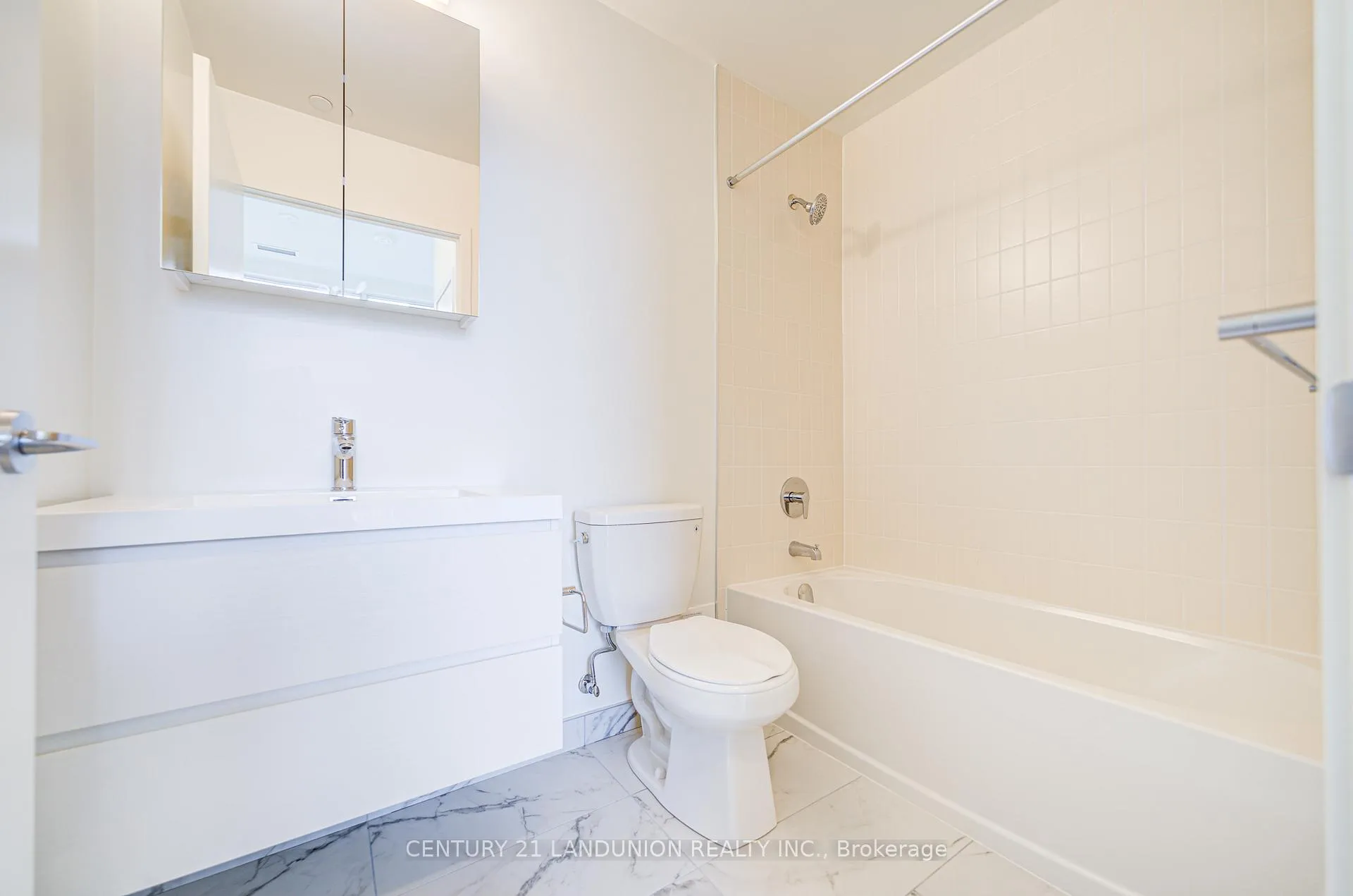 Photo 9 of Unit 605, 56 Andre De Grasse Street, Markham, Unionville — HOMEH