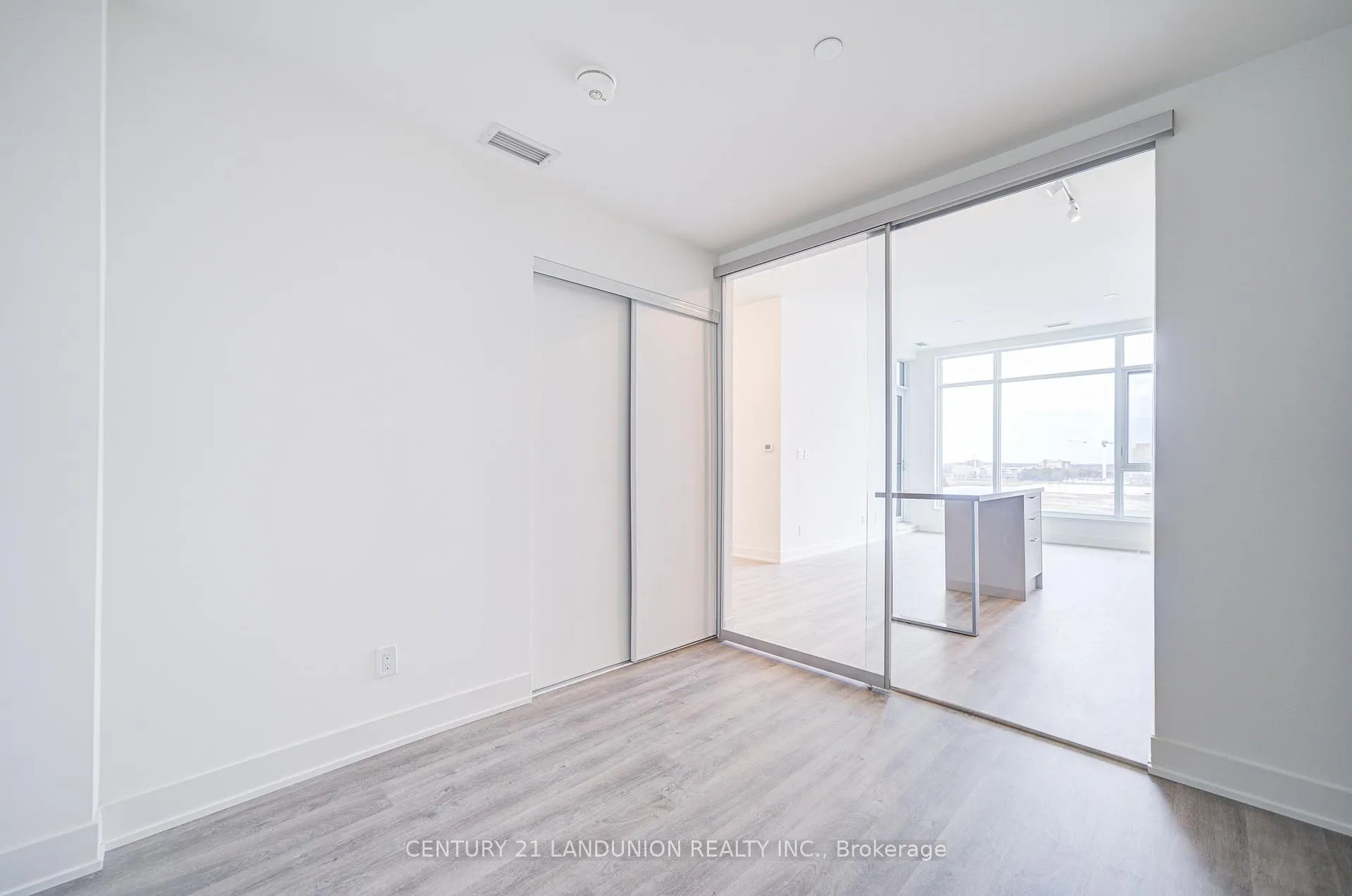 Photo 10 of Unit 605, 56 Andre De Grasse Street, Markham, Unionville — HOMEH