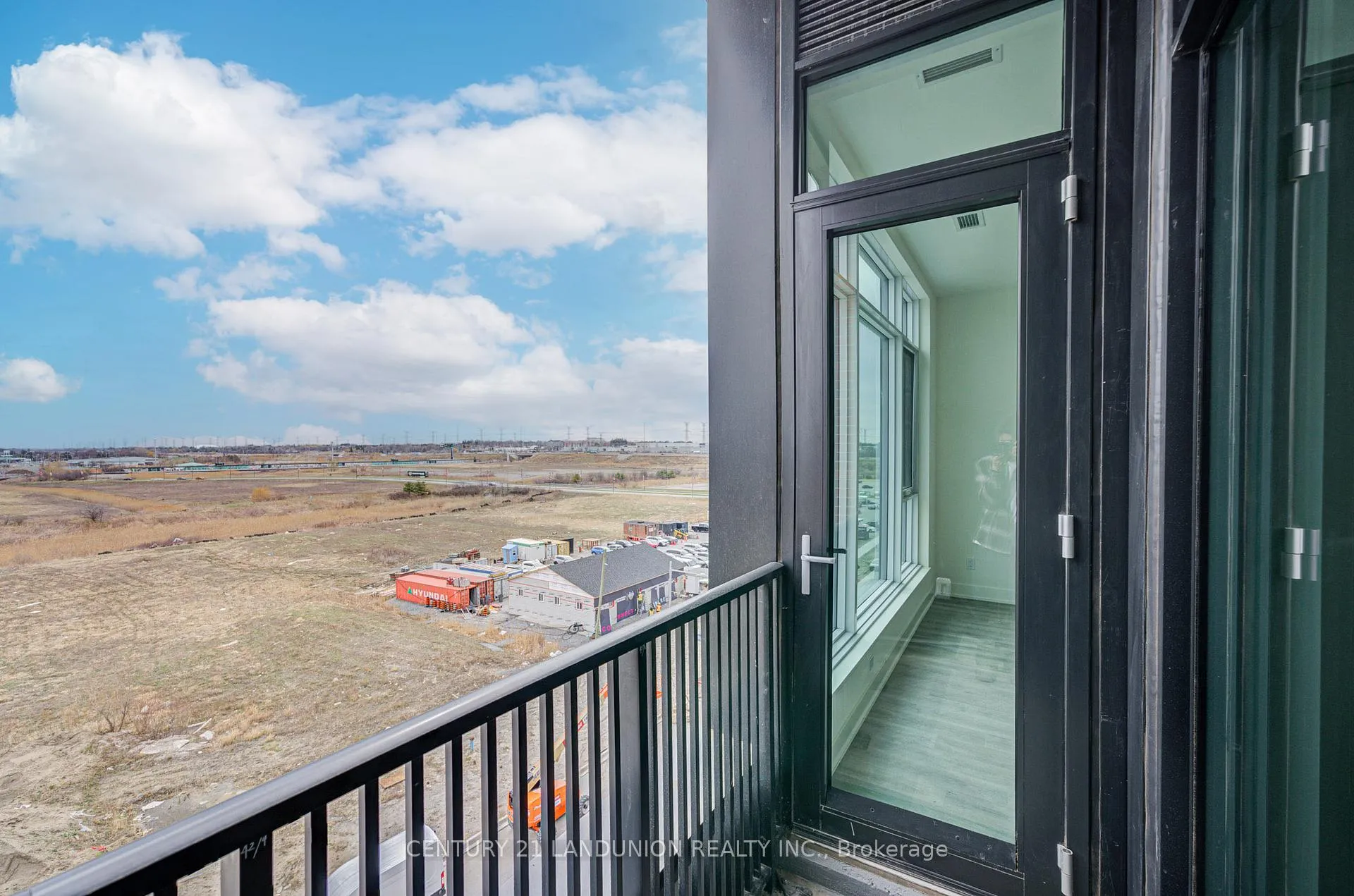 Photo 13 of Unit 605, 56 Andre De Grasse Street, Markham, Unionville — HOMEH