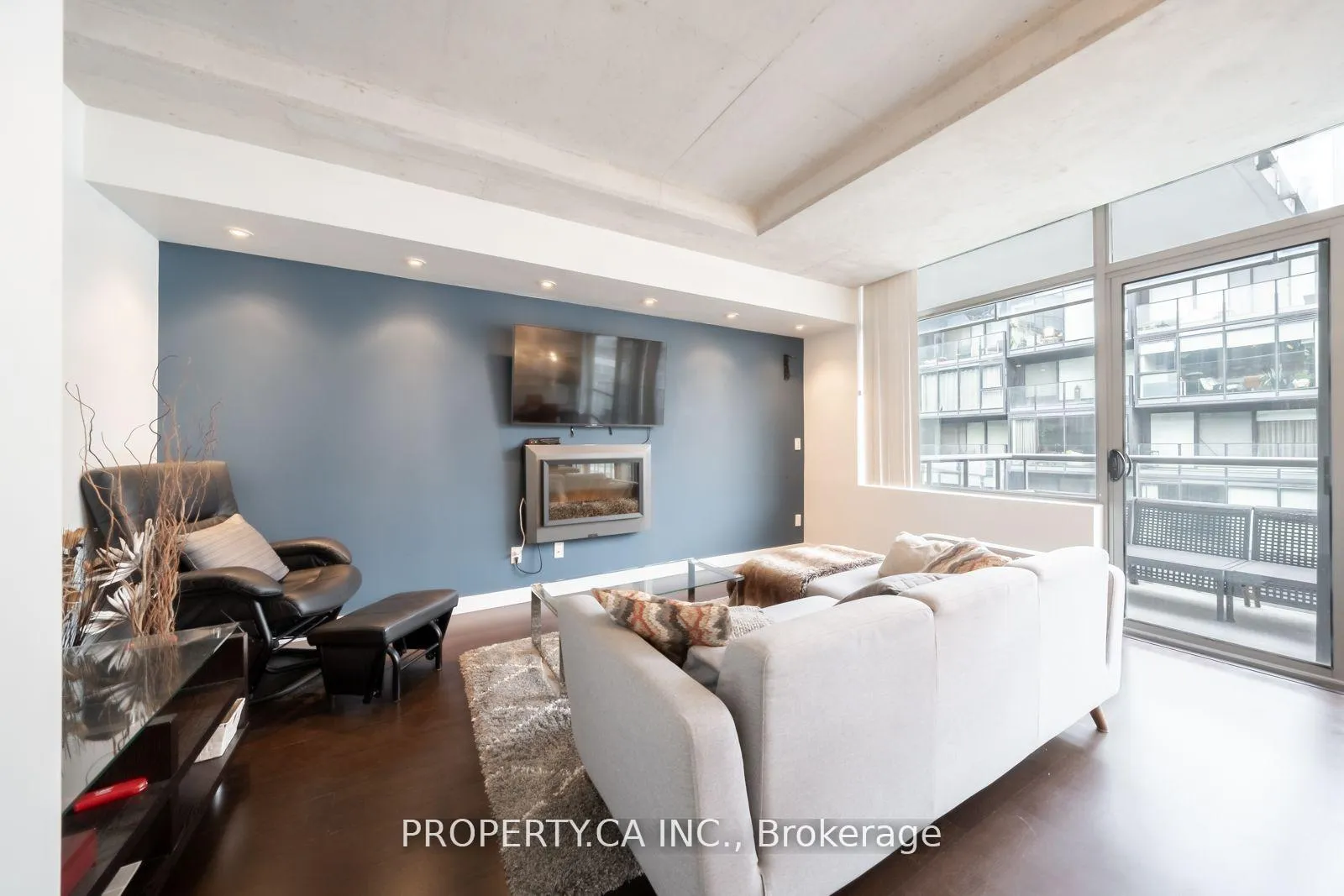 Photo 4 of Unit 817, 55 Stewart Street, Toronto, Waterfront Communities — HOMEH