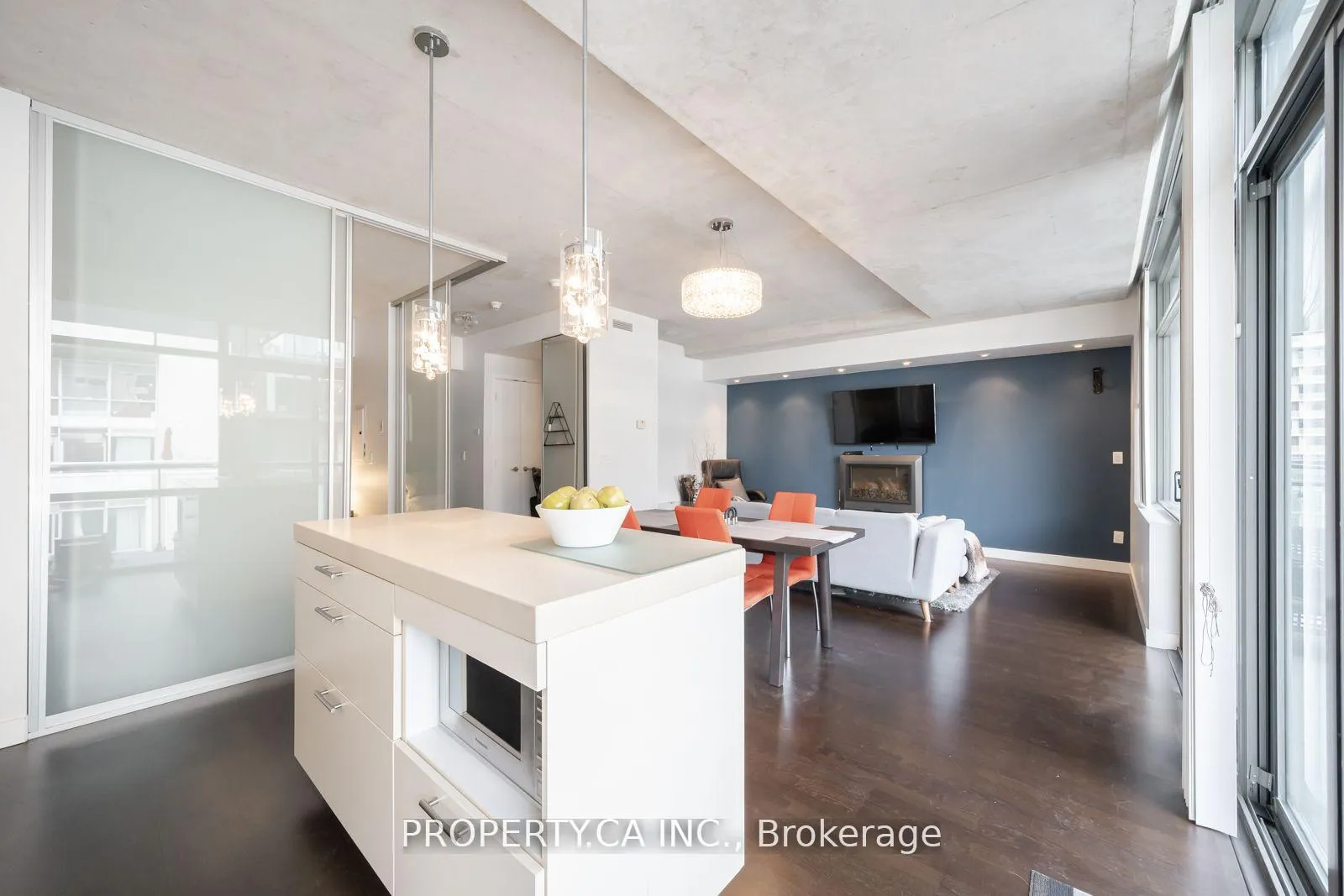 Photo 7 of Unit 817, 55 Stewart Street, Toronto, Waterfront Communities — HOMEH