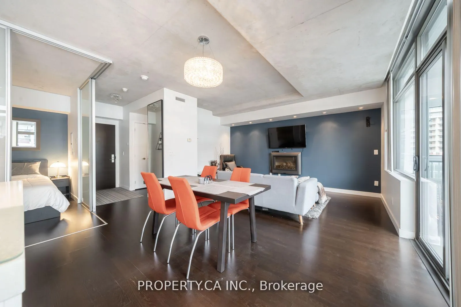 Photo 8 of Unit 817, 55 Stewart Street, Toronto, Waterfront Communities — HOMEH