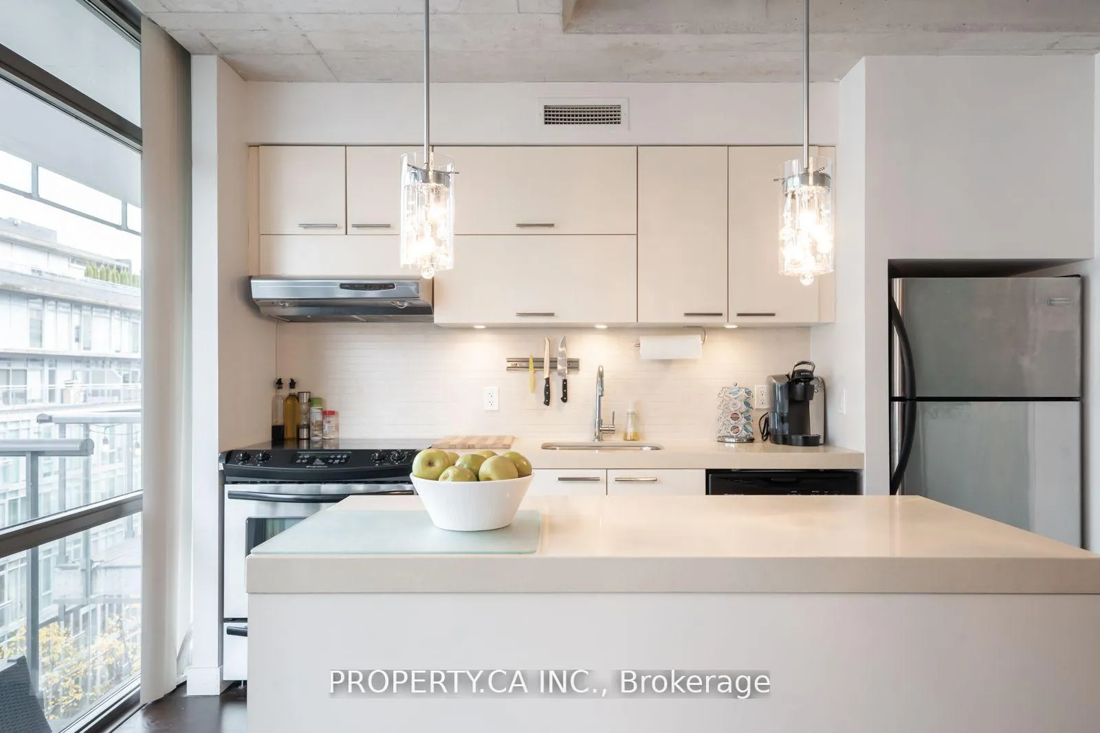 Photo 10 of Unit 817, 55 Stewart Street, Toronto, Waterfront Communities — HOMEH
