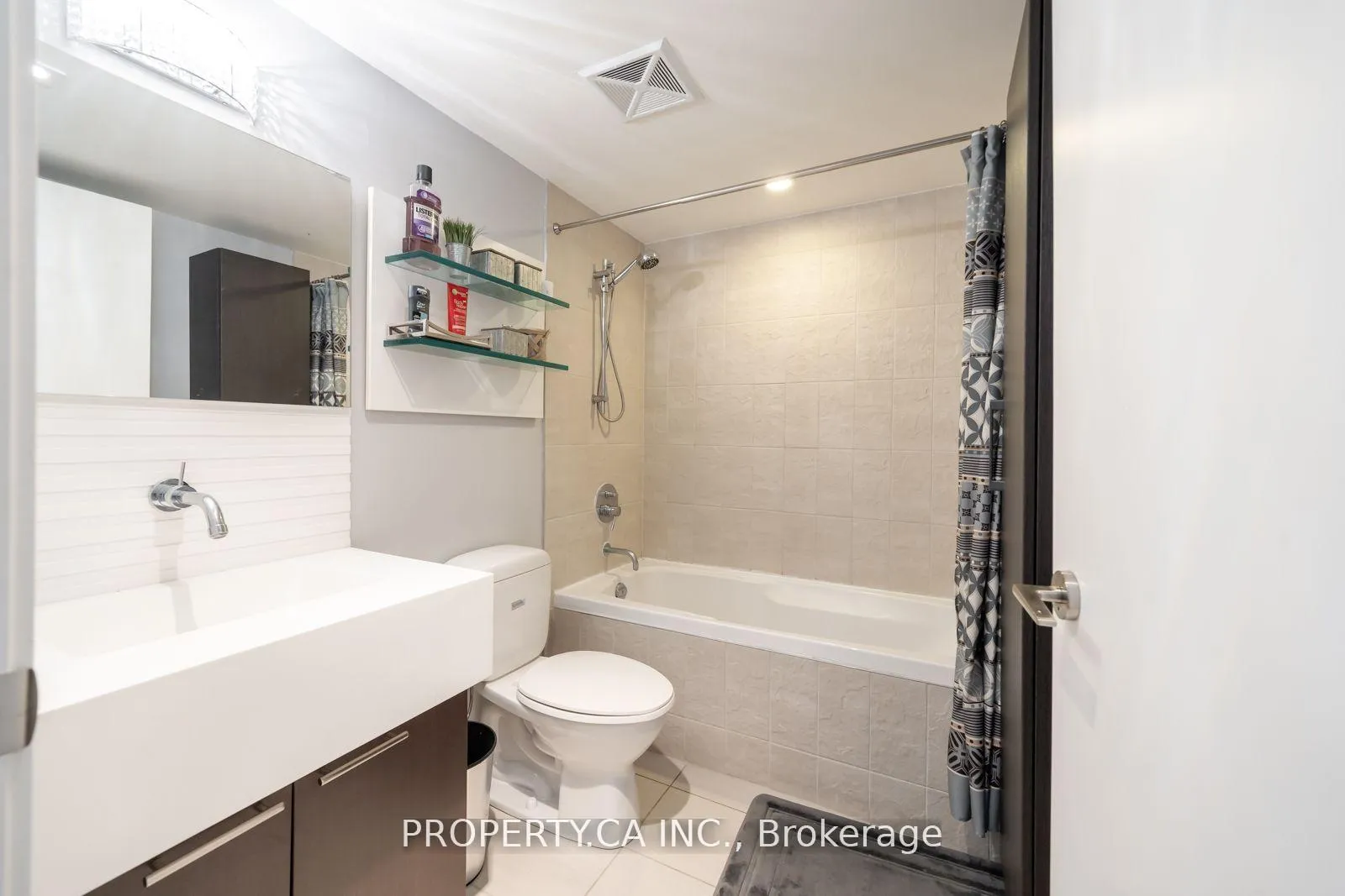 Photo 16 of Unit 817, 55 Stewart Street, Toronto, Waterfront Communities — HOMEH