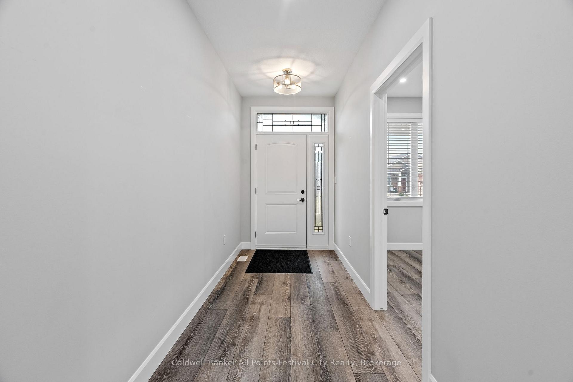 Photo 6 of 463 Warren Street, Goderich, Goderich (Town) — HOMEH
