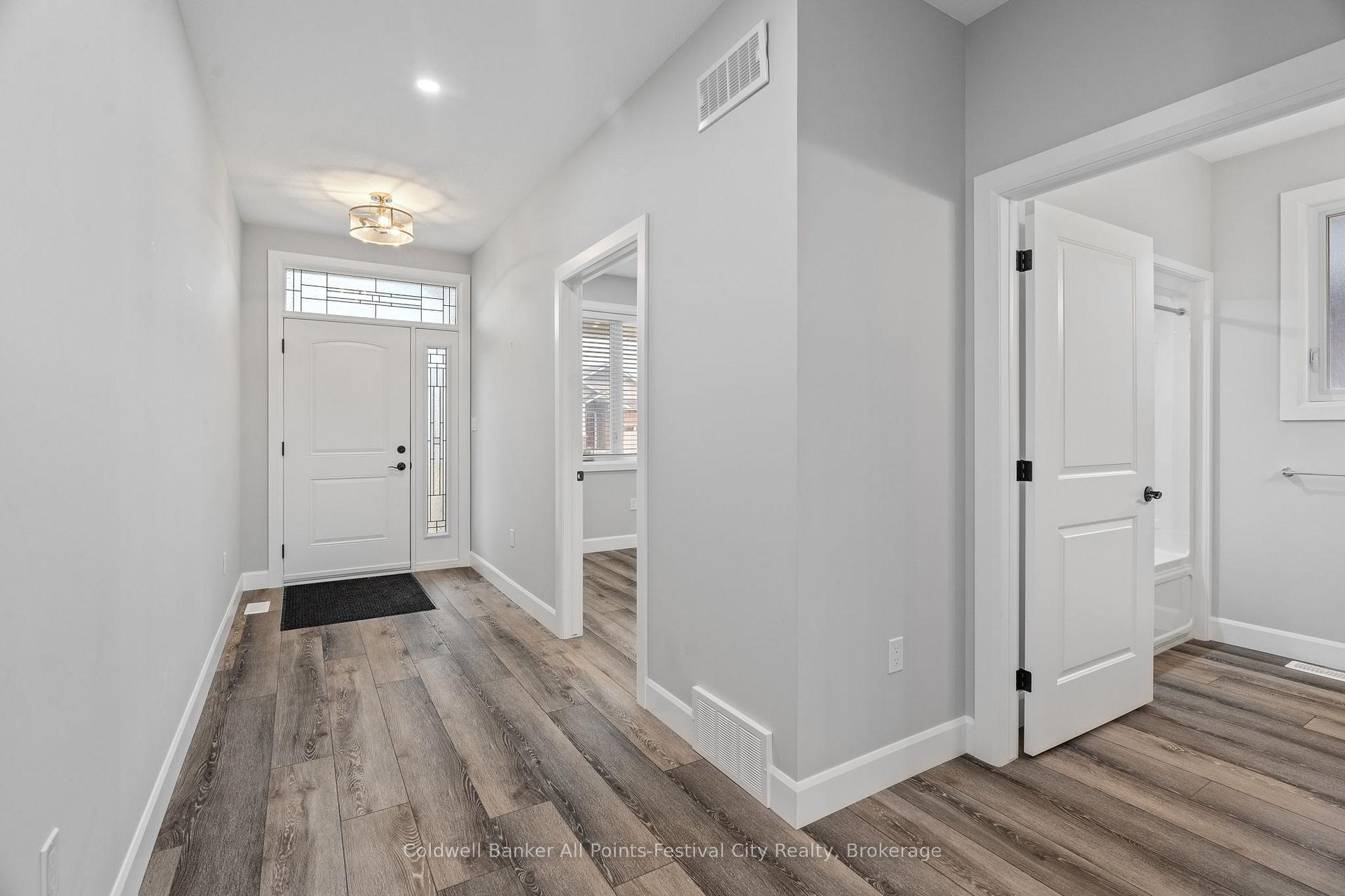 Photo 7 of 463 Warren Street, Goderich, Goderich (Town) — HOMEH