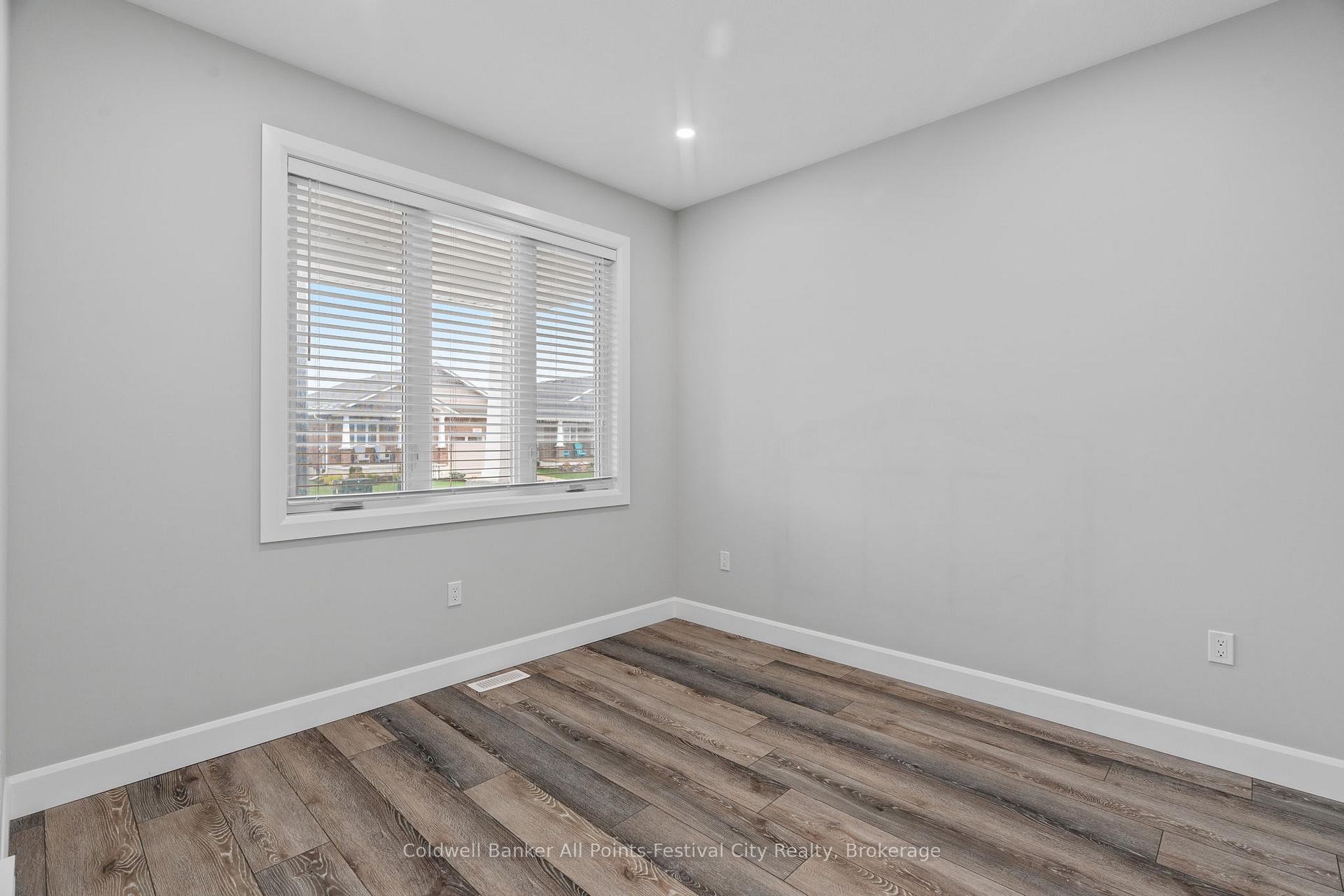 Photo 9 of 463 Warren Street, Goderich, Goderich (Town) — HOMEH