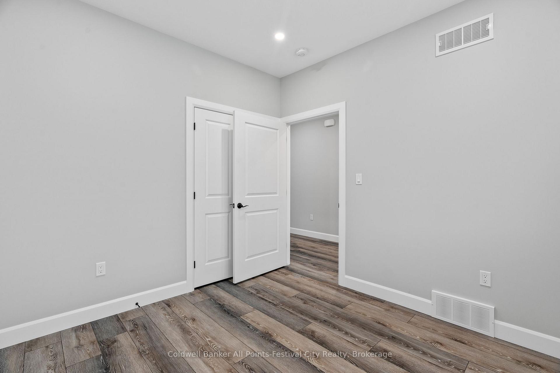 Photo 10 of 463 Warren Street, Goderich, Goderich (Town) — HOMEH