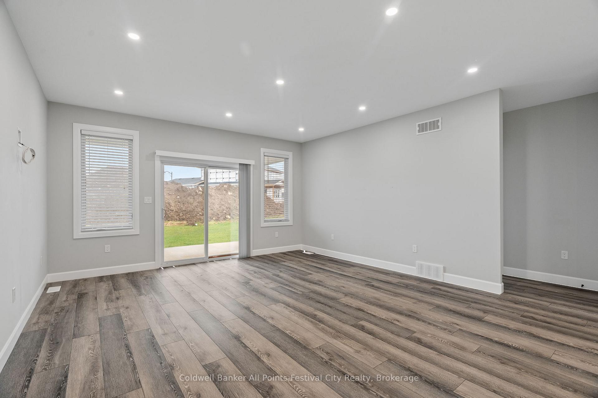 Photo 23 of 463 Warren Street, Goderich, Goderich (Town) — HOMEH