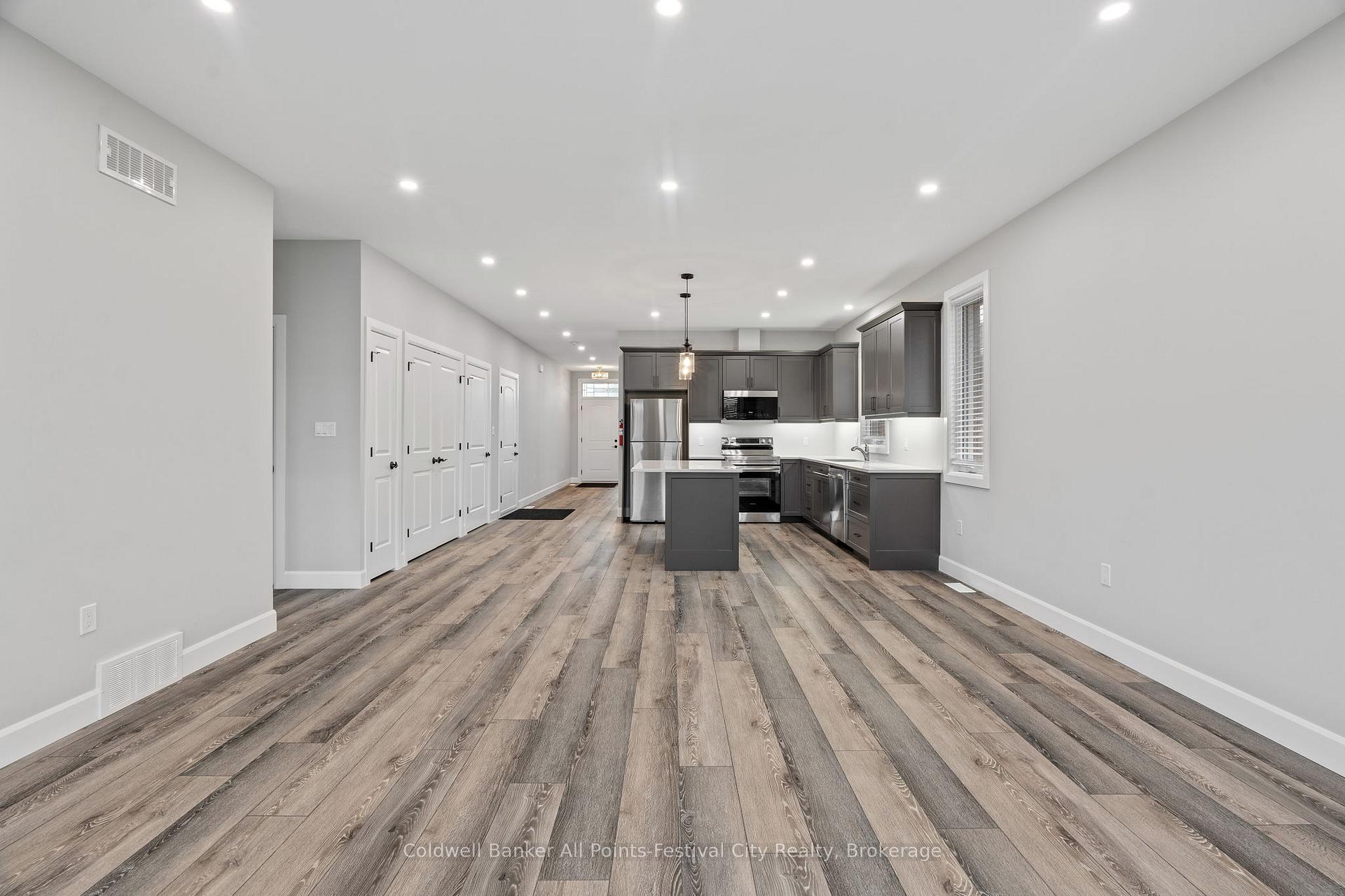 Photo 24 of 463 Warren Street, Goderich, Goderich (Town) — HOMEH