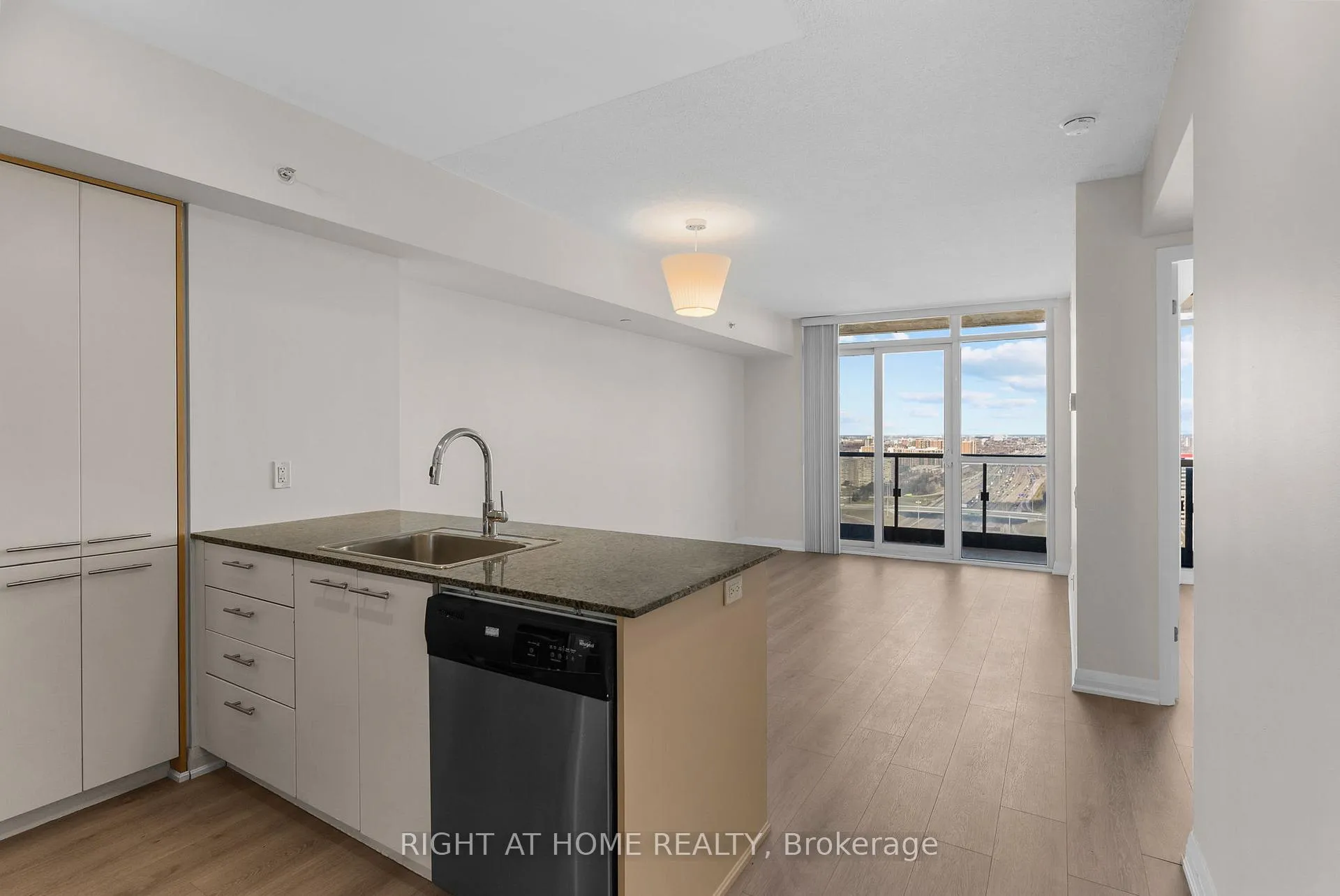 Photo 5 of Unit 2801, 5 Valhalla Inn Road, Etobicoke, Islington-City Centre West — HOMEH