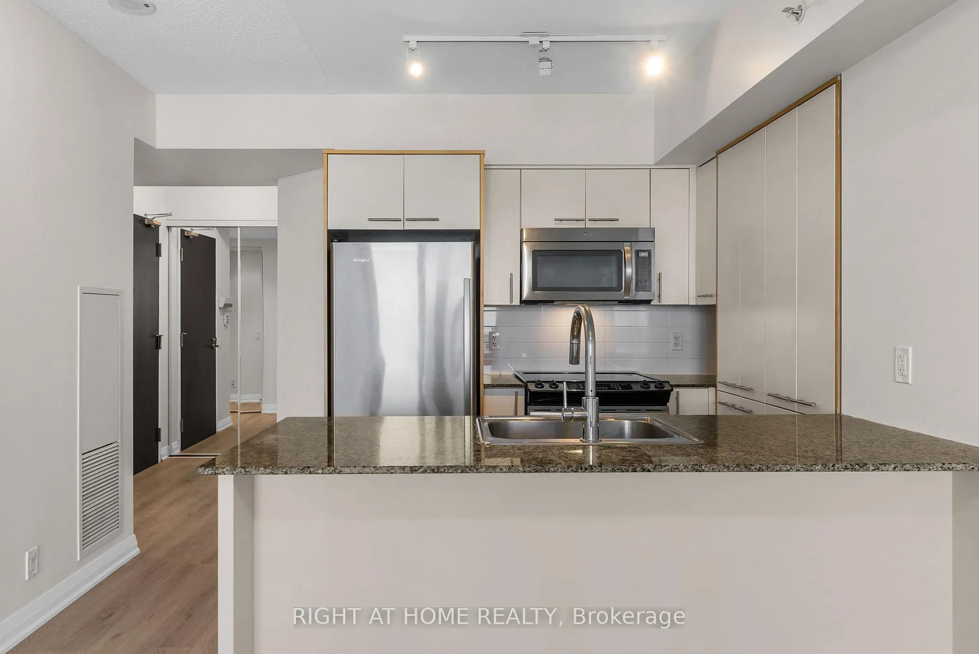 Photo 6 of Unit 2801, 5 Valhalla Inn Road, Etobicoke, Islington-City Centre West — HOMEH