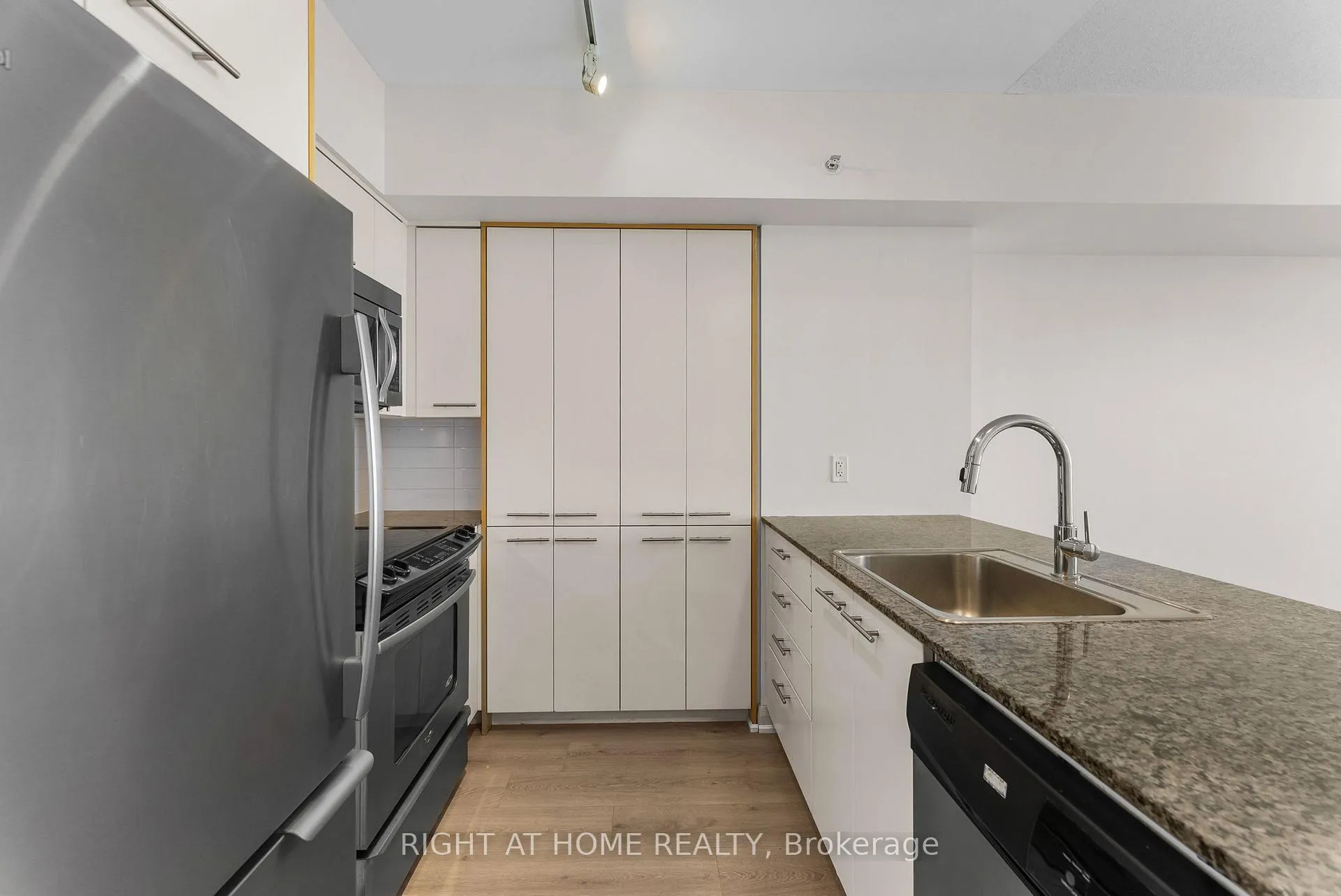 Photo 7 of Unit 2801, 5 Valhalla Inn Road, Etobicoke, Islington-City Centre West — HOMEH