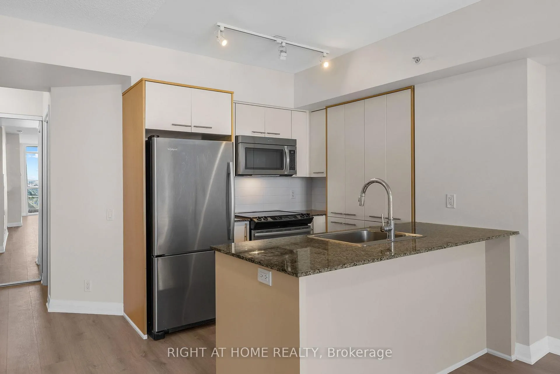 Photo 9 of Unit 2801, 5 Valhalla Inn Road, Etobicoke, Islington-City Centre West — HOMEH