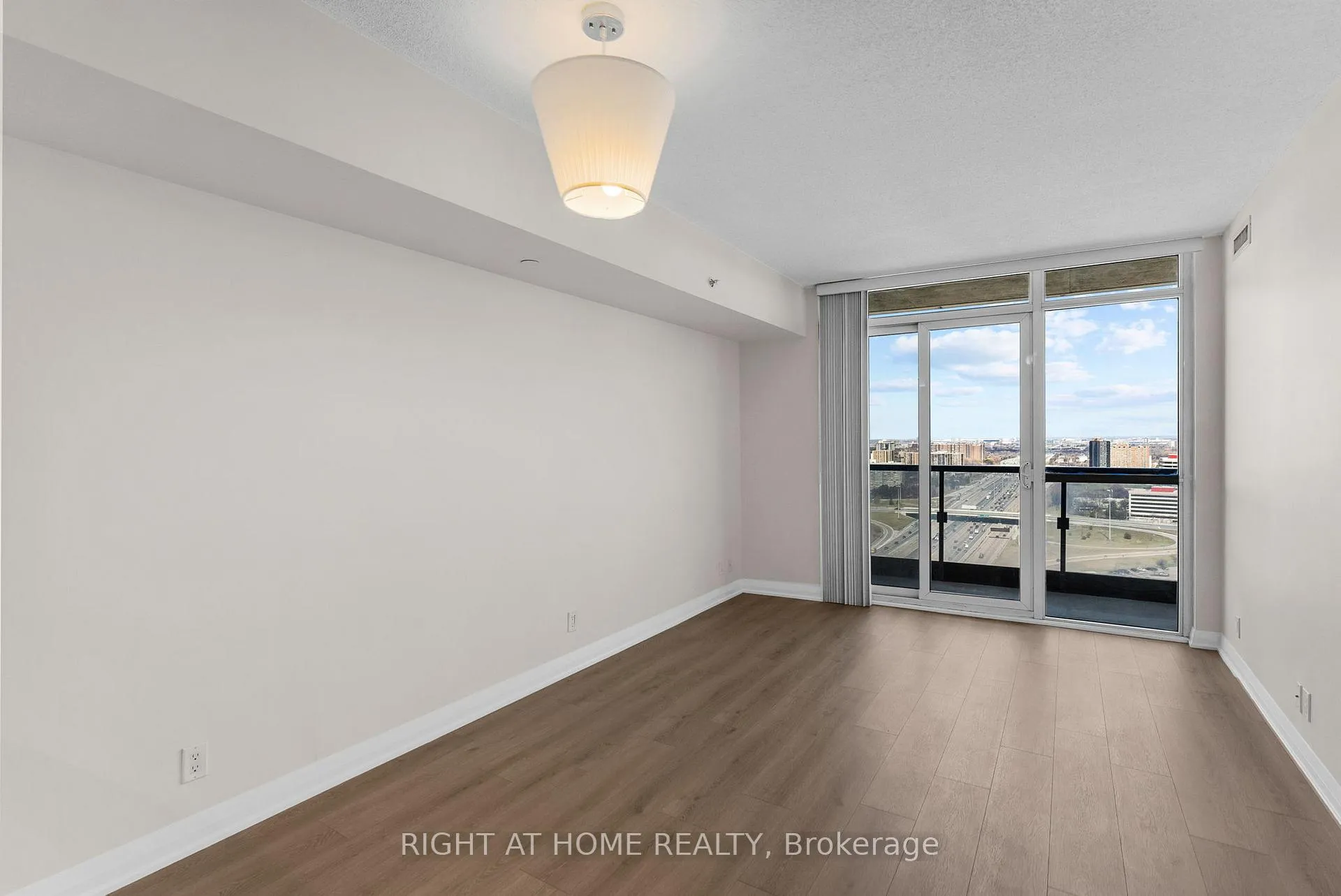 Photo 10 of Unit 2801, 5 Valhalla Inn Road, Etobicoke, Islington-City Centre West — HOMEH