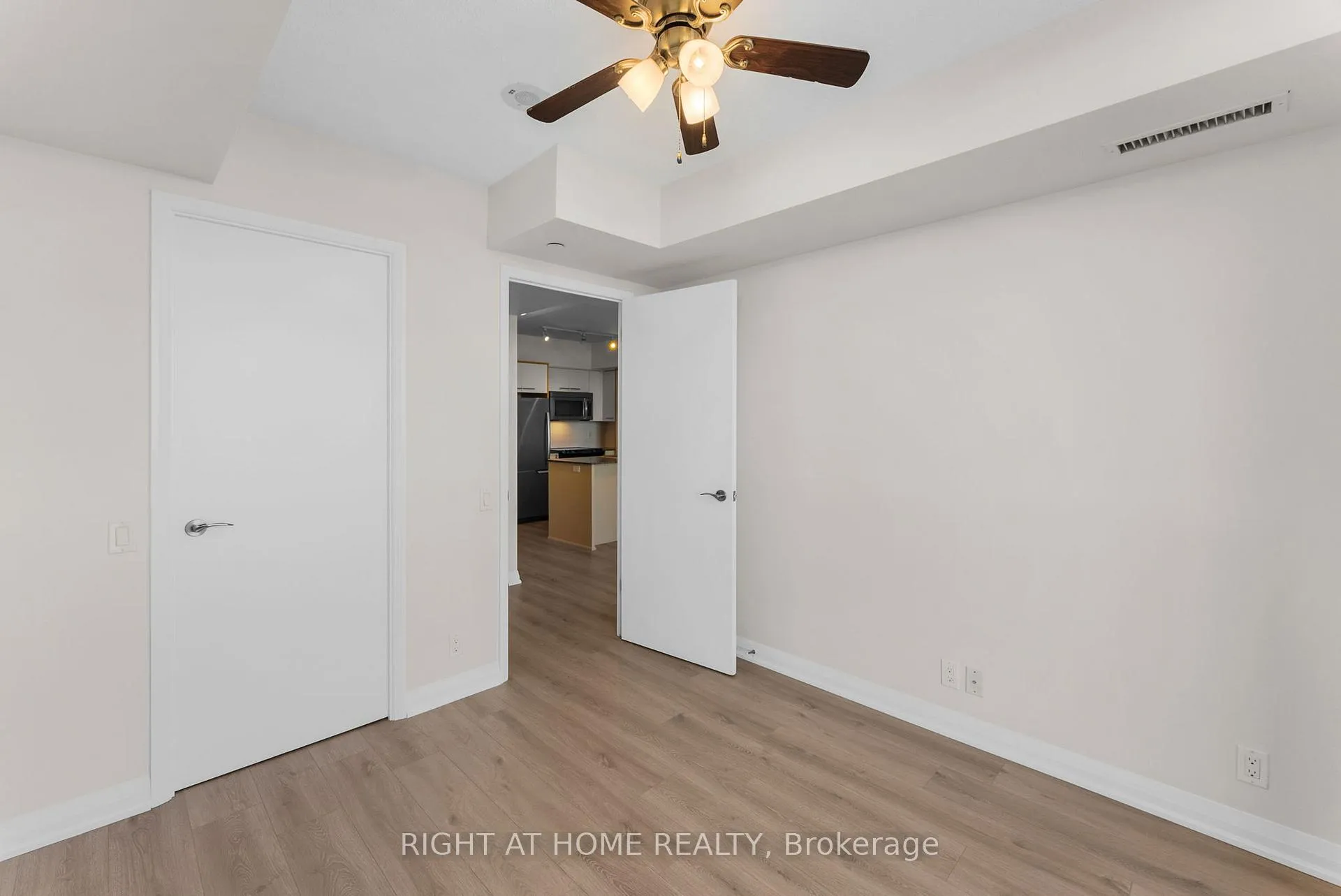 Photo 18 of Unit 2801, 5 Valhalla Inn Road, Etobicoke, Islington-City Centre West — HOMEH