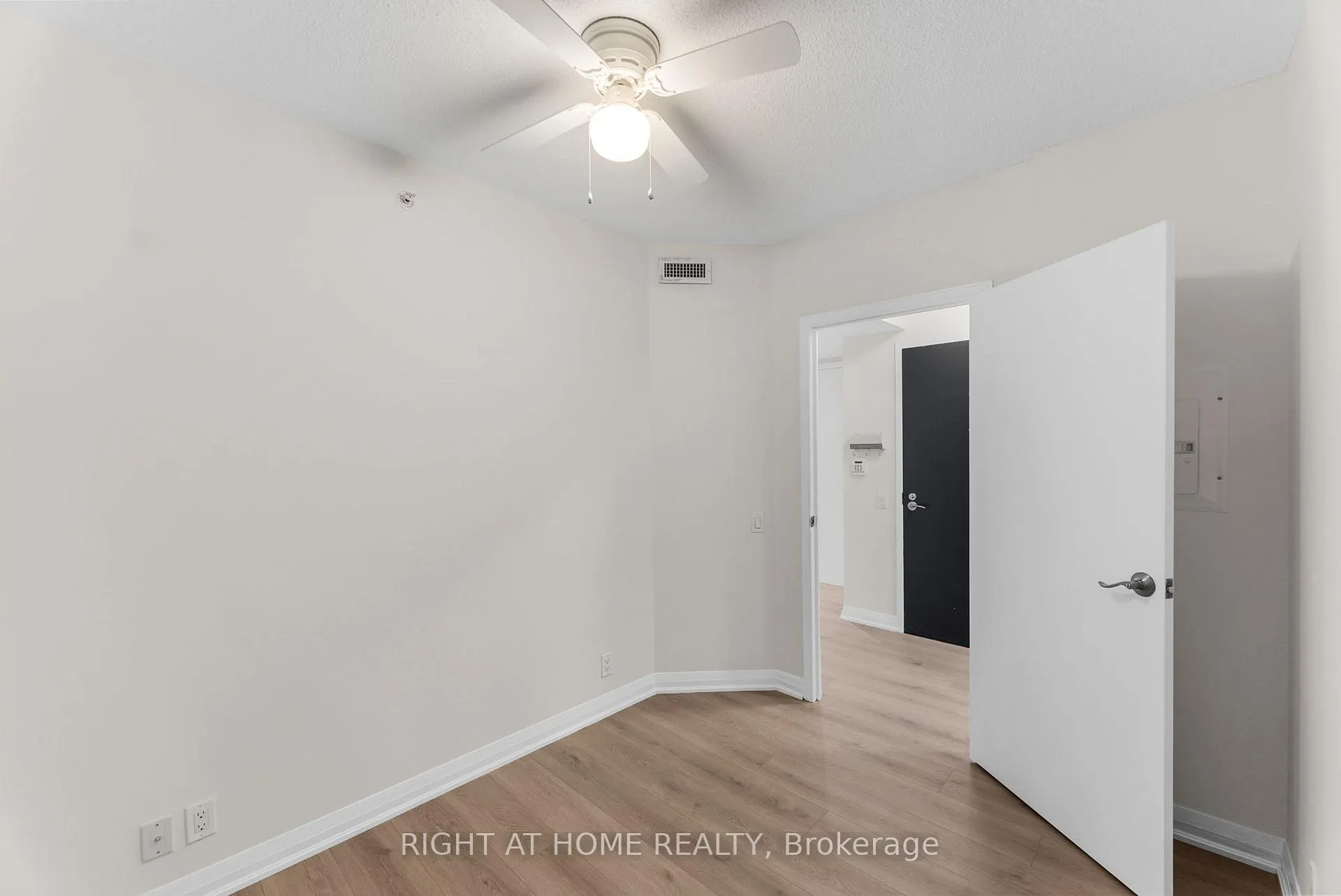 Photo 26 of Unit 2801, 5 Valhalla Inn Road, Etobicoke, Islington-City Centre West — HOMEH