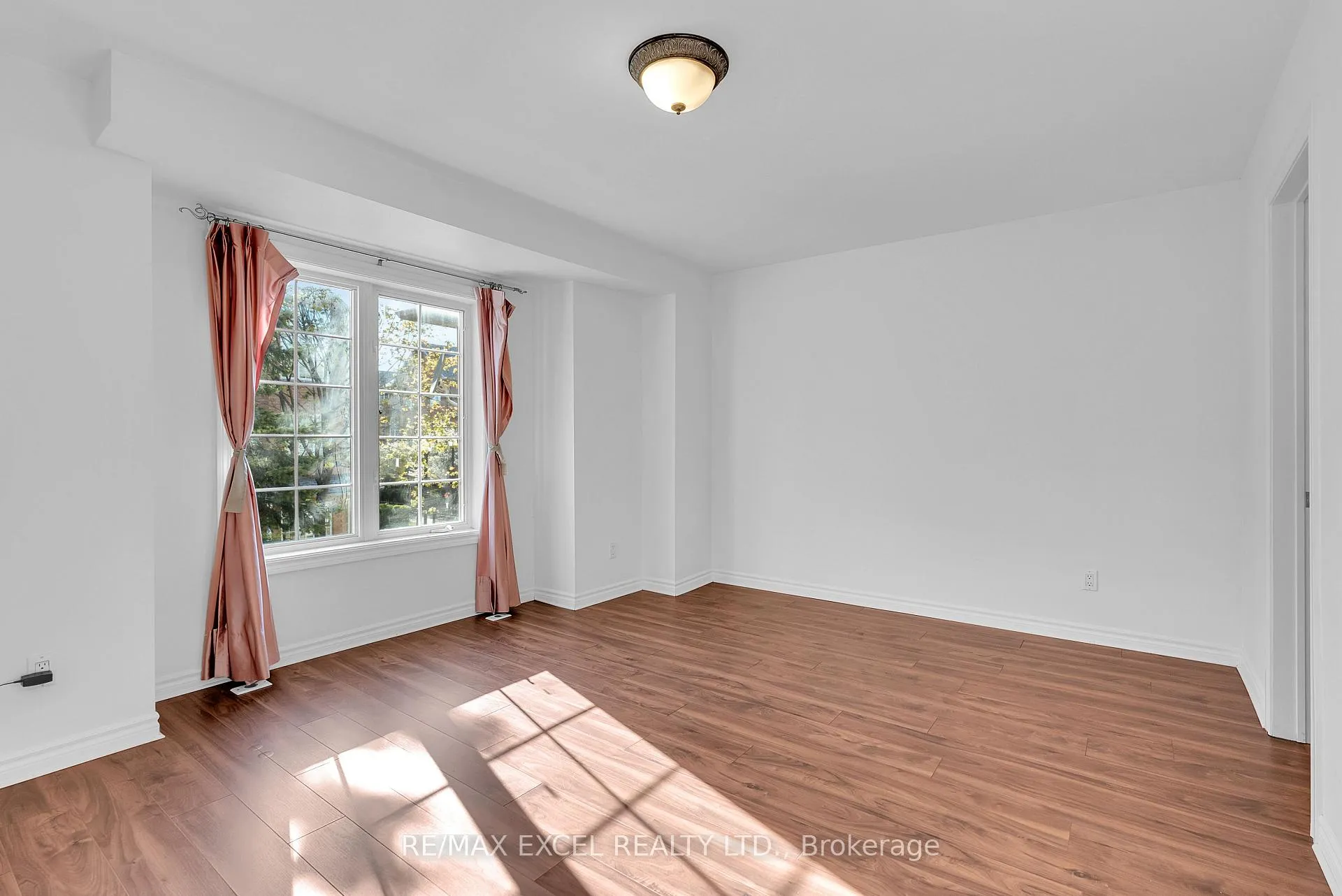 Photo 19 of Unit 16, 23 St Moritz Way, Markham, Unionville — HOMEH