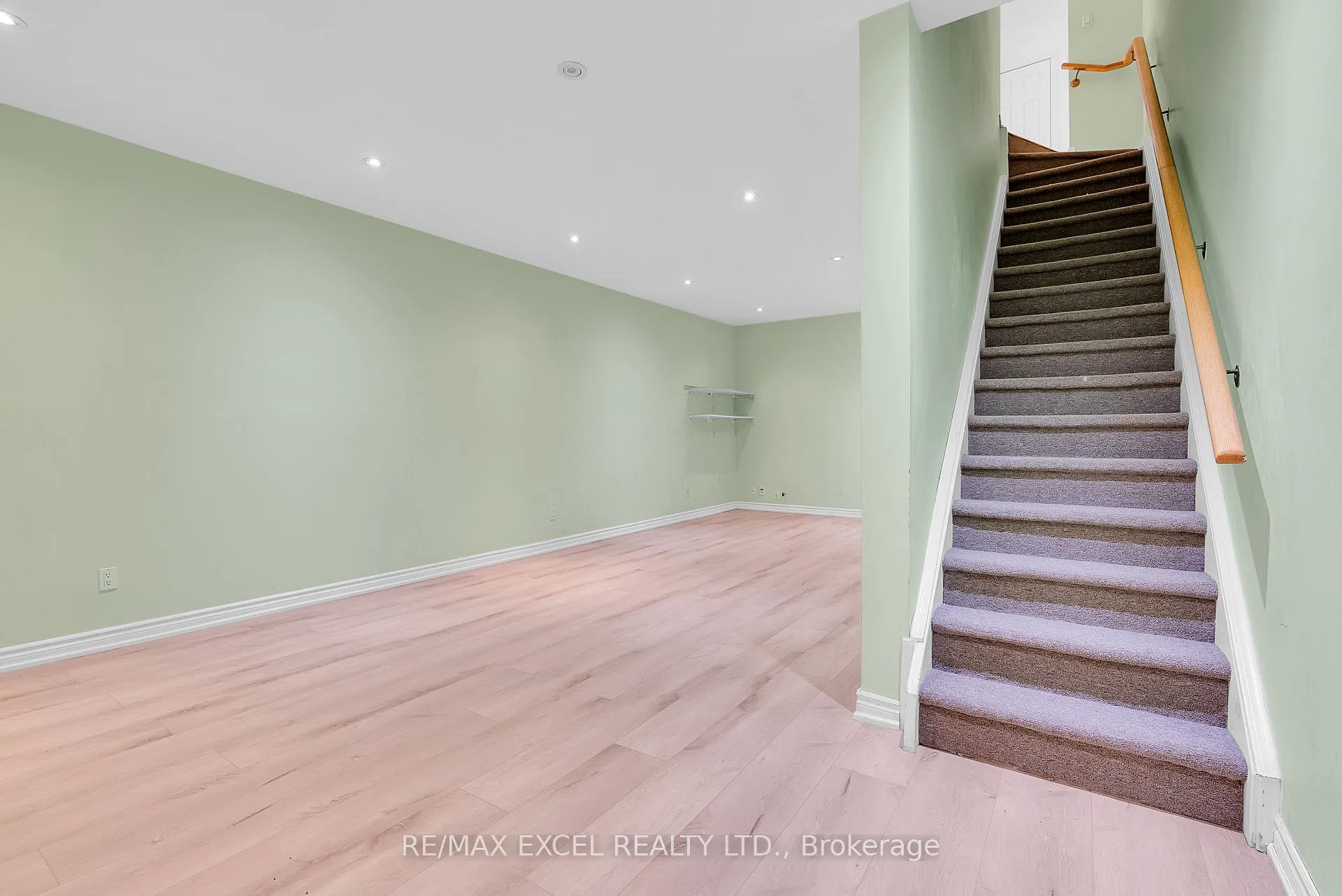 Photo 30 of Unit 16, 23 St Moritz Way, Markham, Unionville — HOMEH