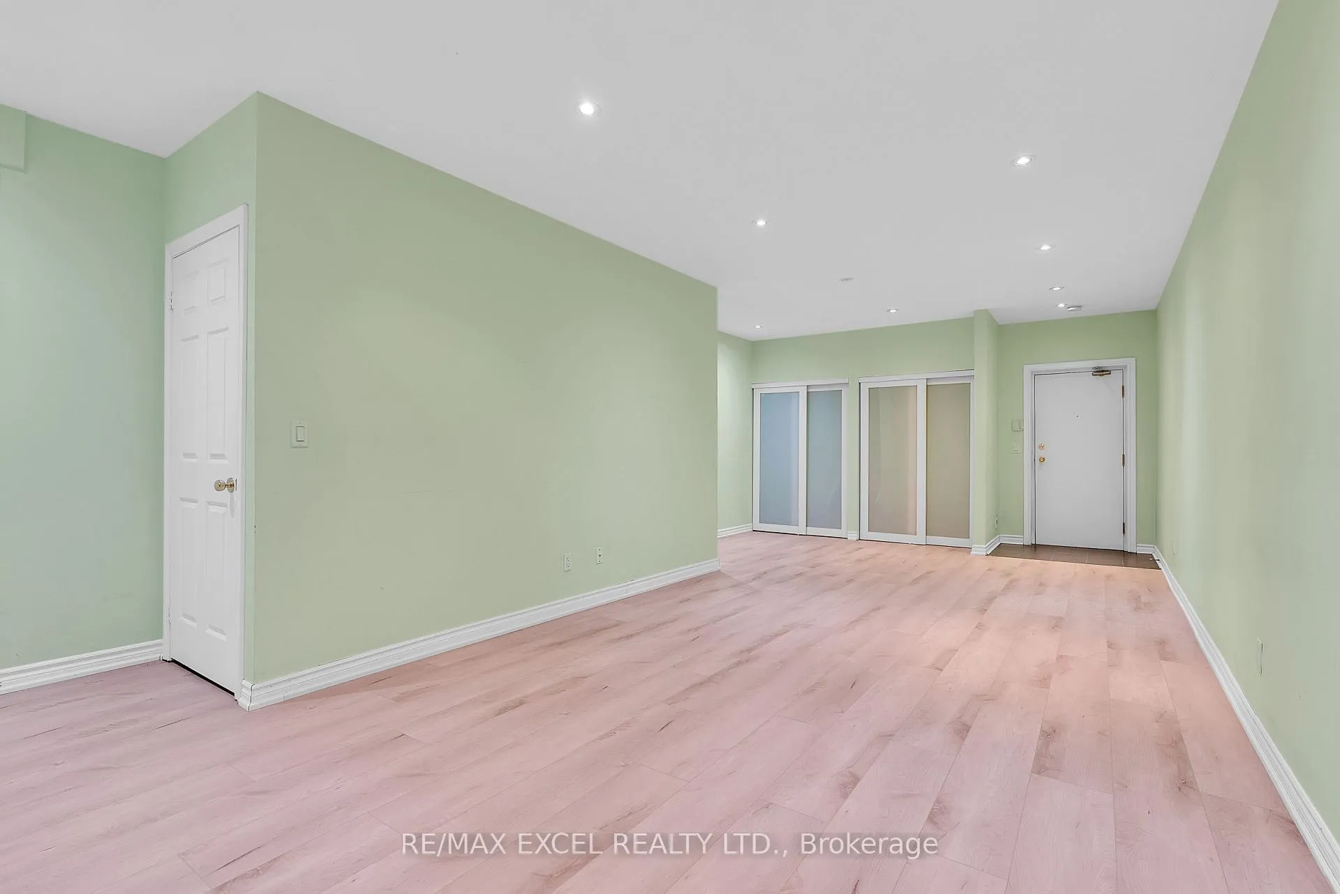 Photo 32 of Unit 16, 23 St Moritz Way, Markham, Unionville — HOMEH
