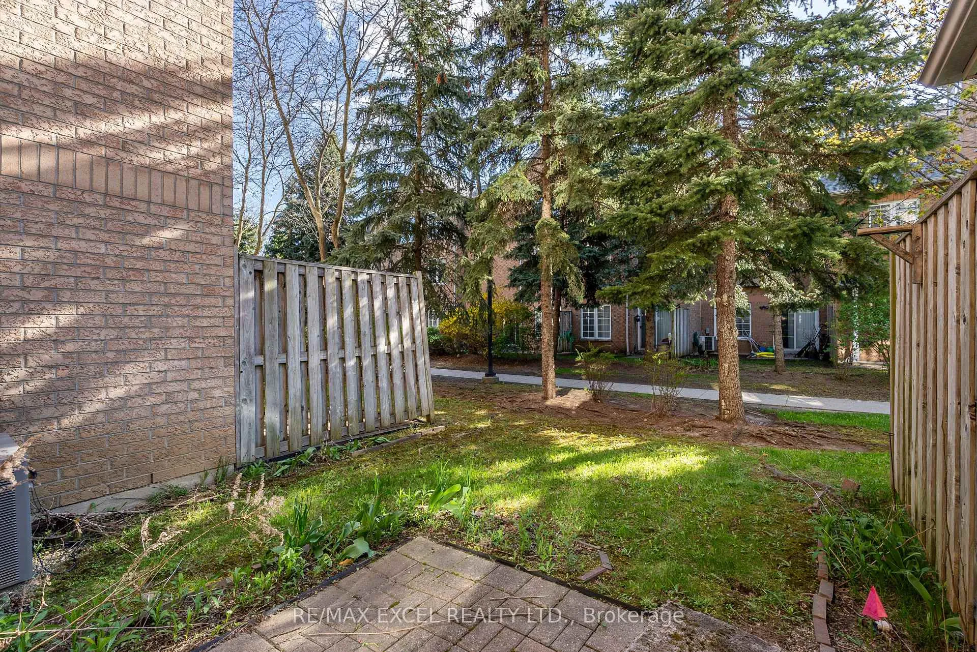 Photo 34 of Unit 16, 23 St Moritz Way, Markham, Unionville — HOMEH