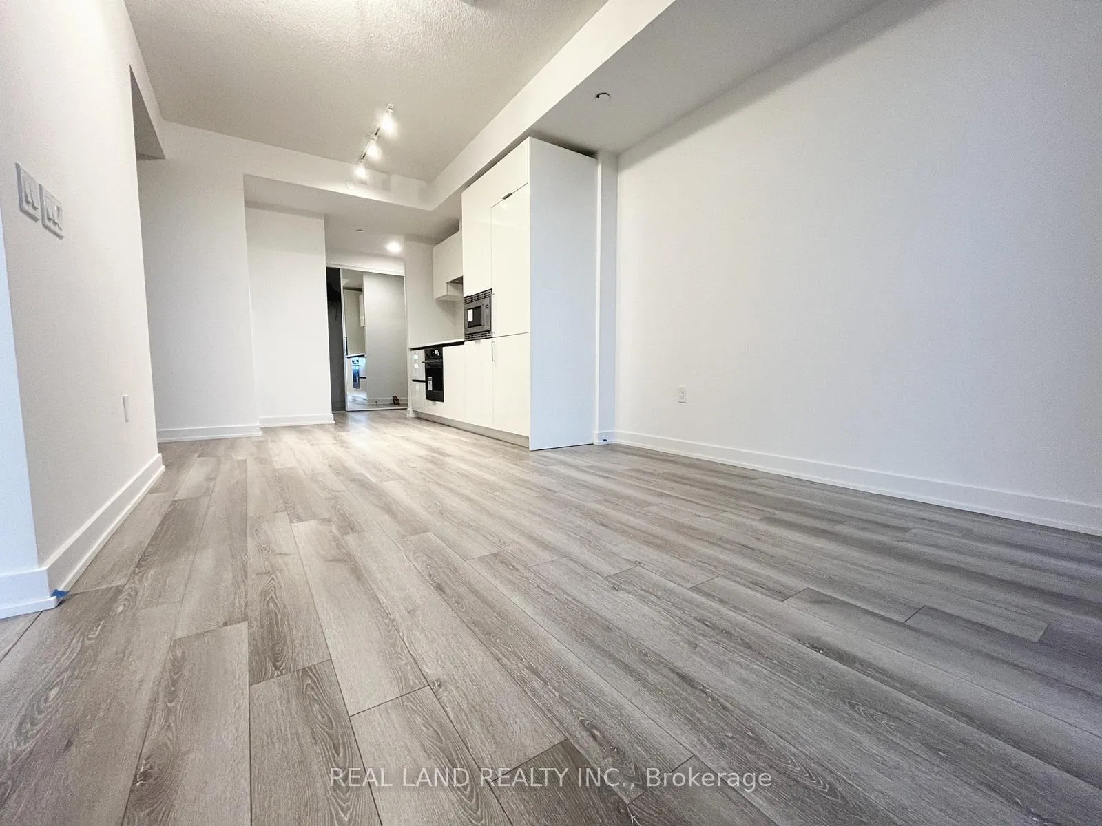 Photo 11 of Unit 3210, 238 Simcoe Street, Toronto, University — HOMEH