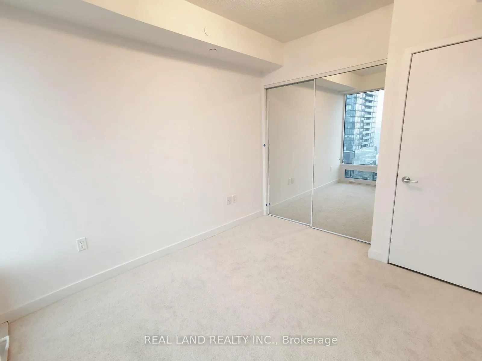 Photo 14 of Unit 3210, 238 Simcoe Street, Toronto, University — HOMEH