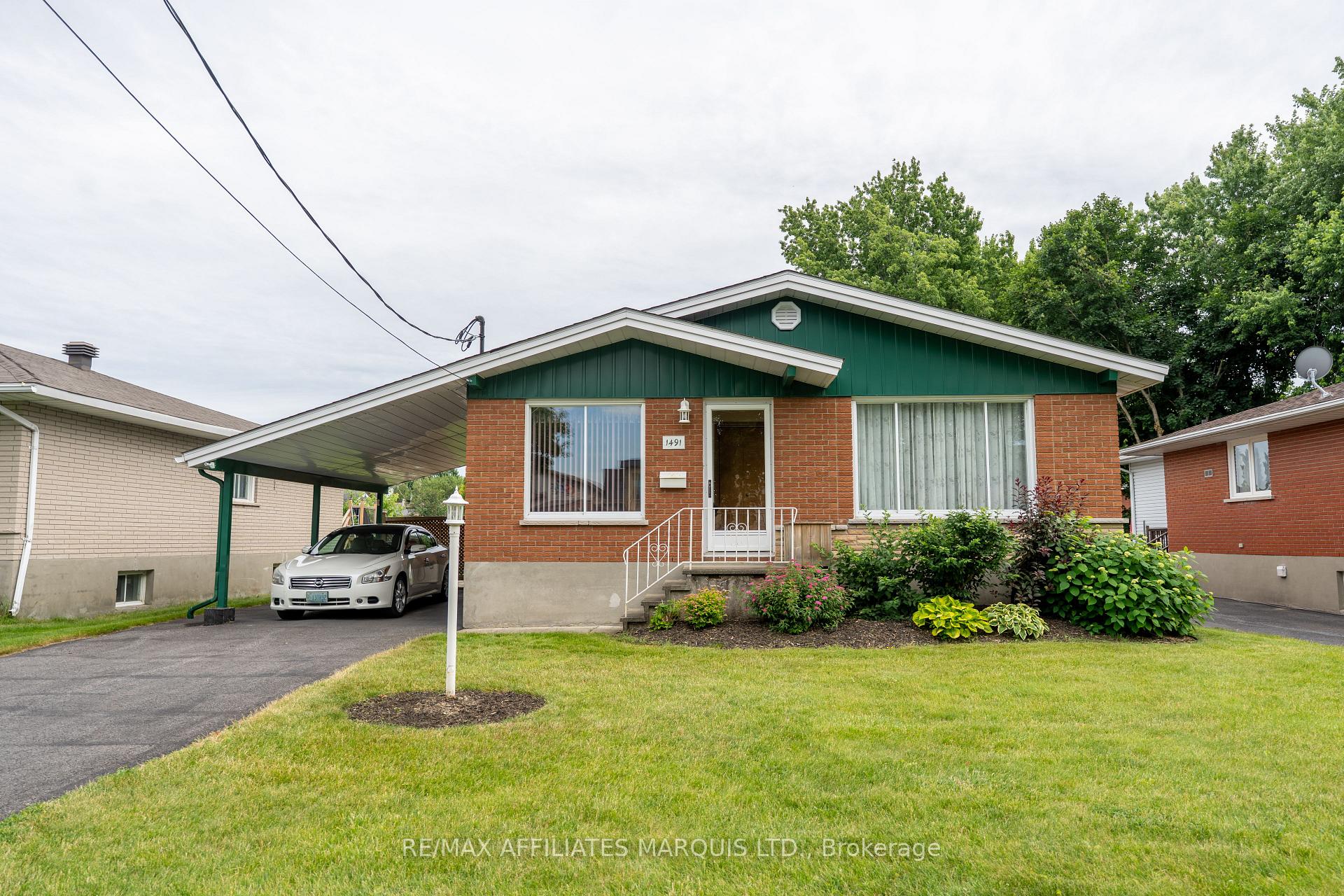 Photo 1 of 1491 Holy Cross Boulevard, Cornwall — HOMEH