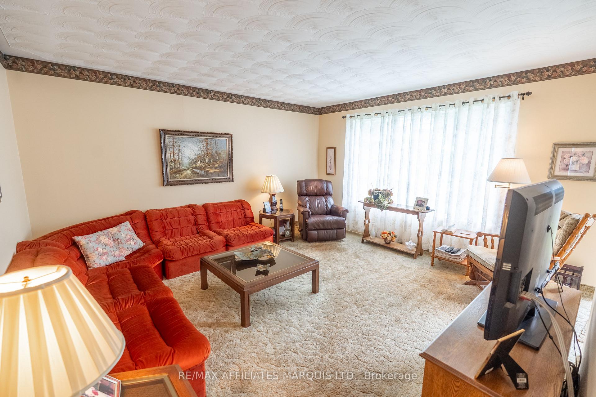 Photo 3 of 1491 Holy Cross Boulevard, Cornwall — HOMEH