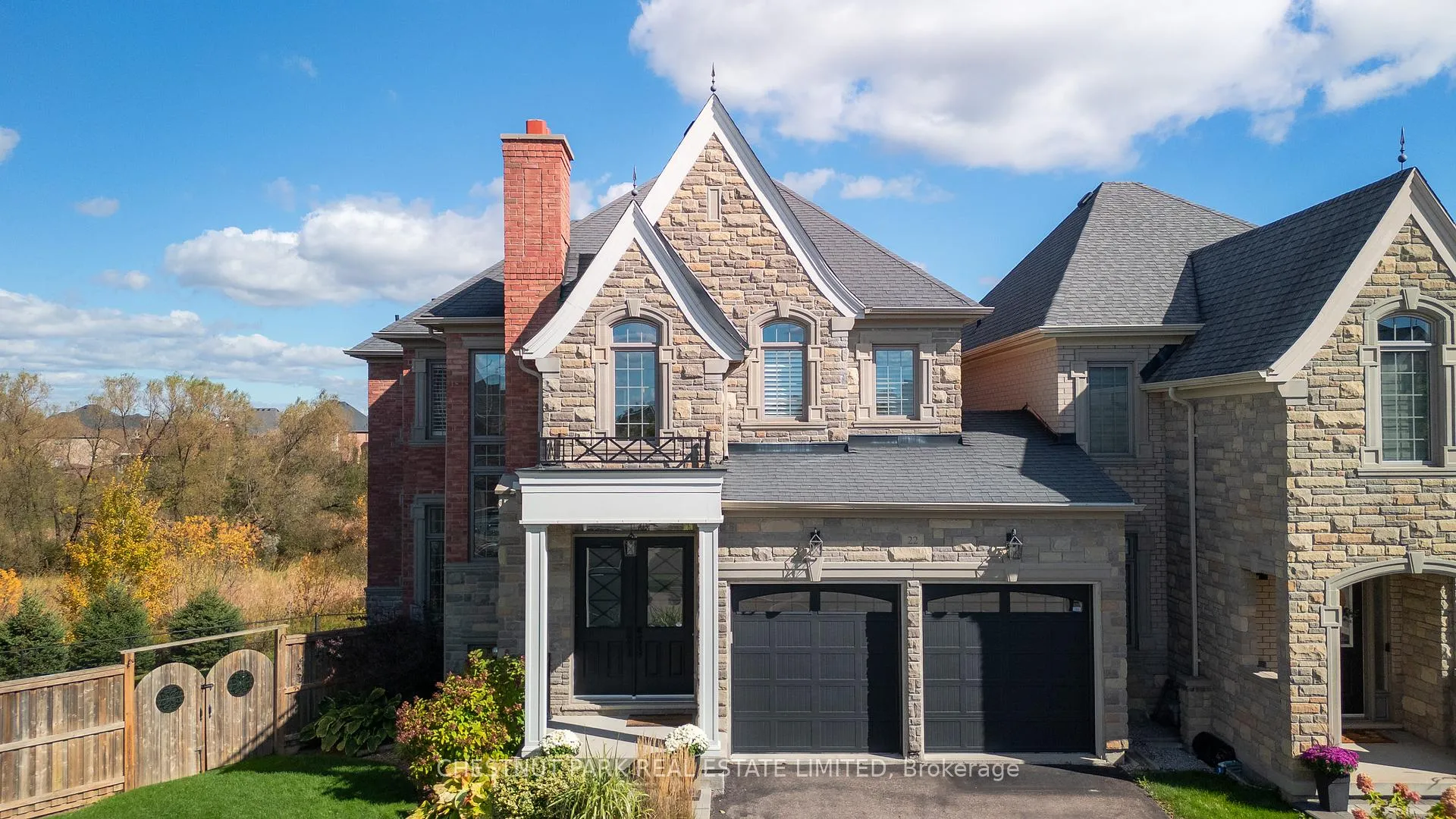 Photo 2 of 22 Alex Campbell Crescent, King, King City — HOMEH