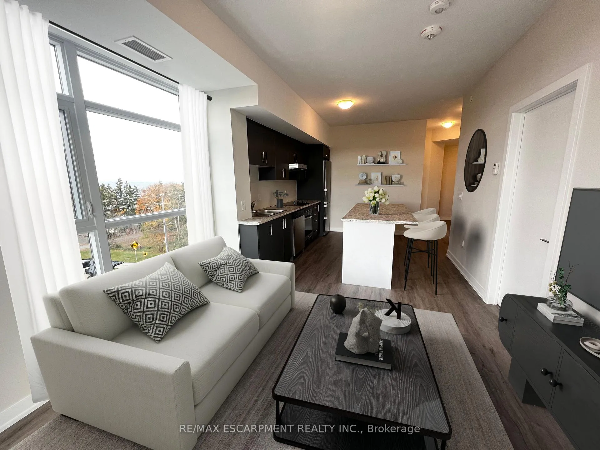 Photo 1 of Unit 508, 600 North Service Road, Hamilton, Stoney Creek — HOMEH