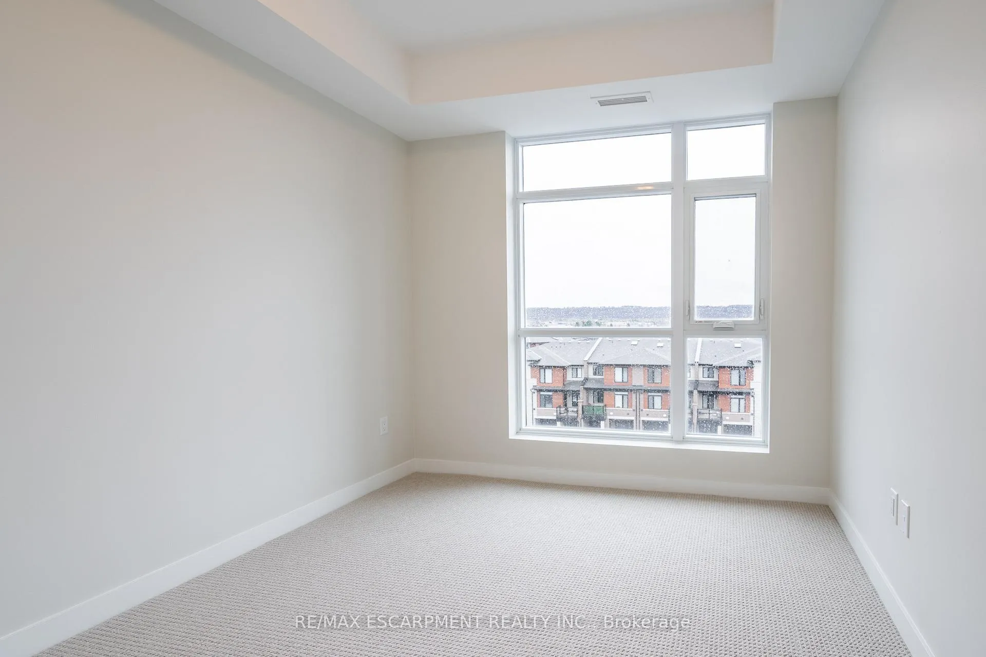 Photo 11 of Unit 508, 600 North Service Road, Hamilton, Stoney Creek — HOMEH