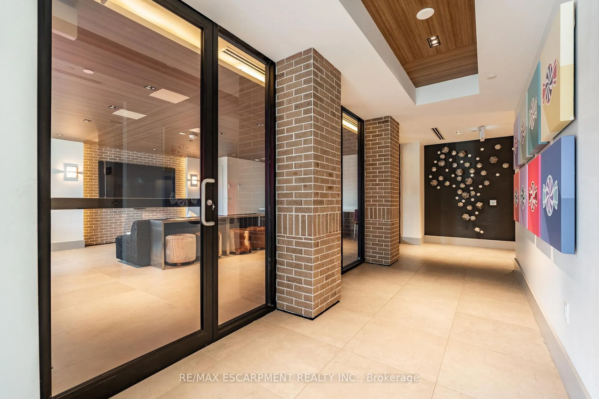 Photo 20 of Unit 508, 600 North Service Road, Hamilton, Stoney Creek — HOMEH
