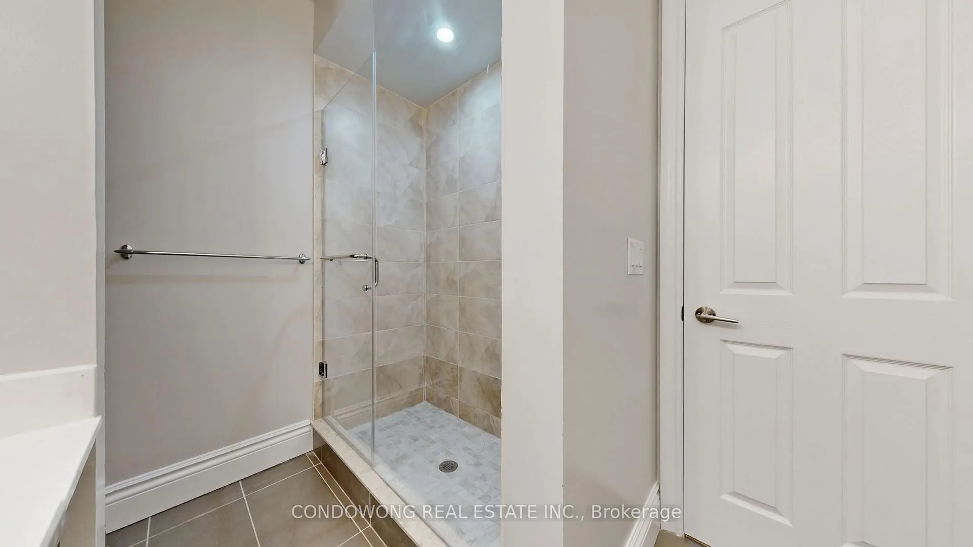 Photo 16 of Unit UPH12, 37 Galleria Parkway, Markham, Commerce Valley — HOMEH