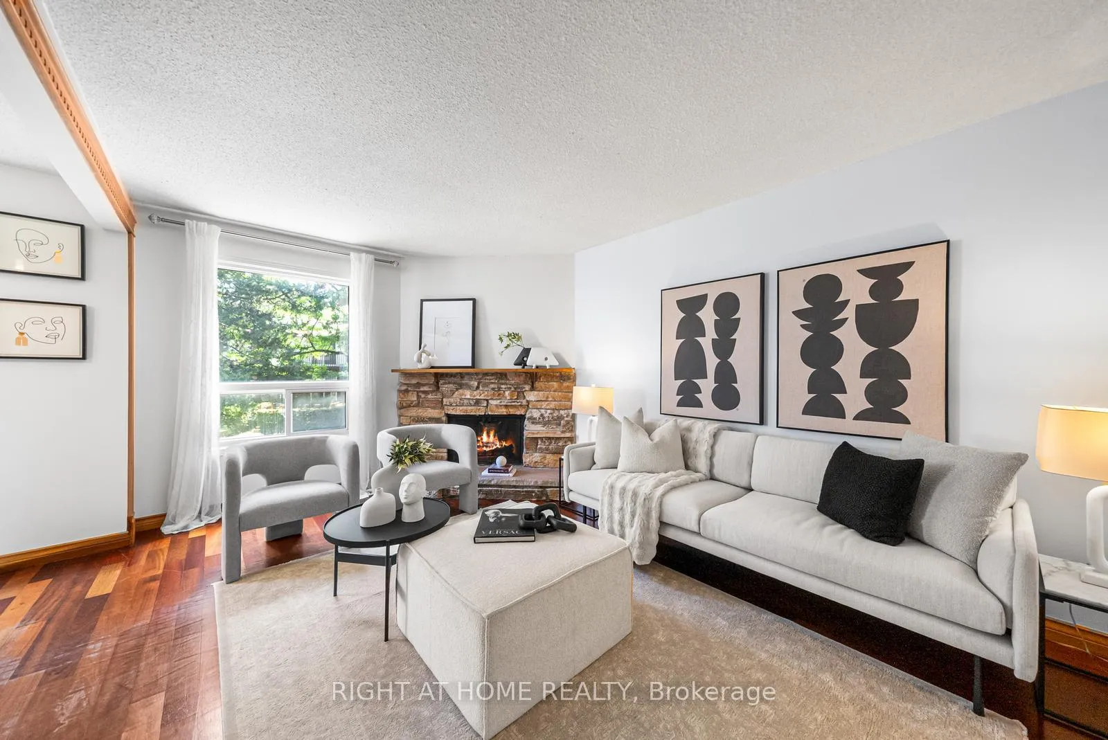 Photo 7 of 8 Kindale Way, Markham, Thornhill — HOMEH