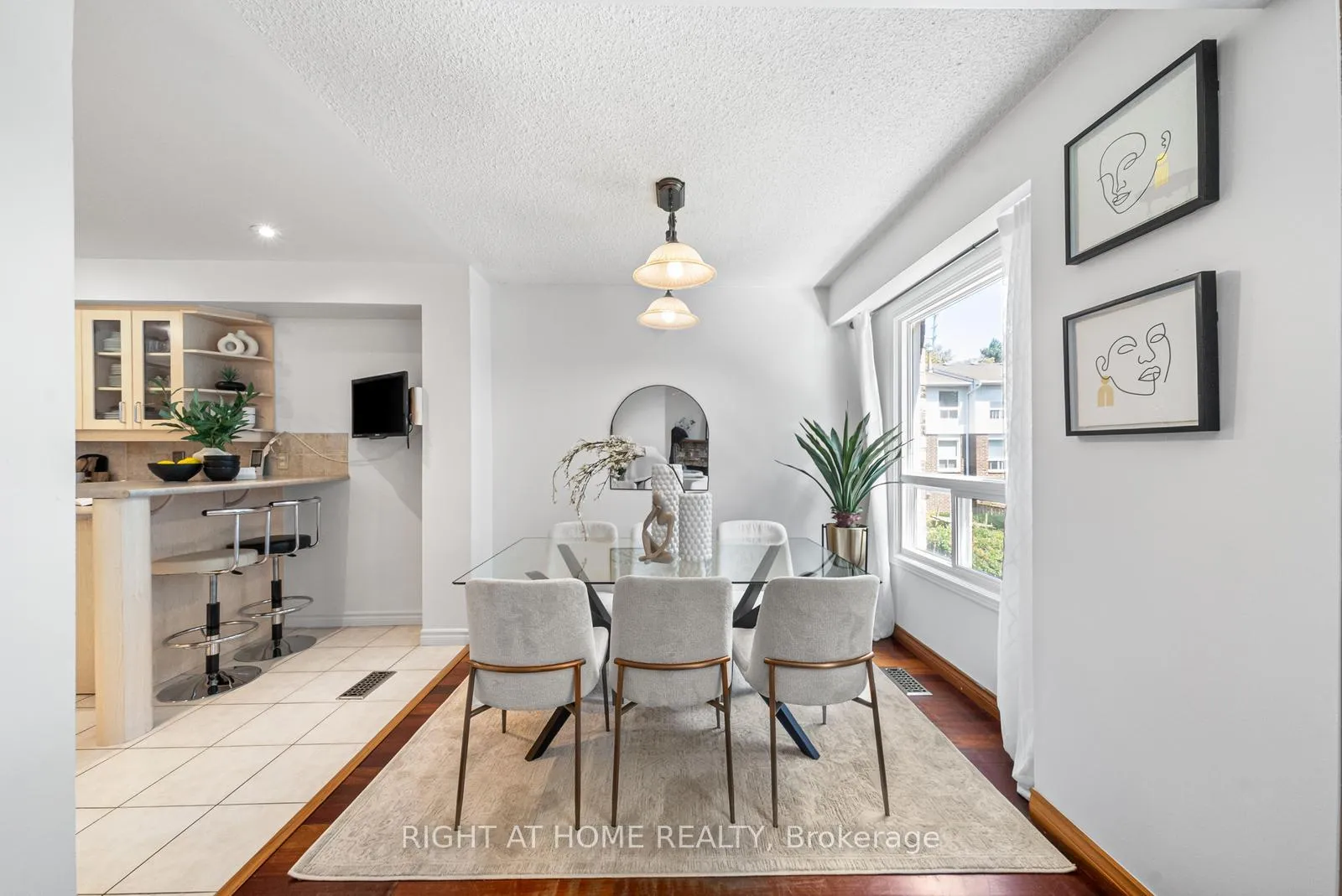 Photo 9 of 8 Kindale Way, Markham, Thornhill — HOMEH